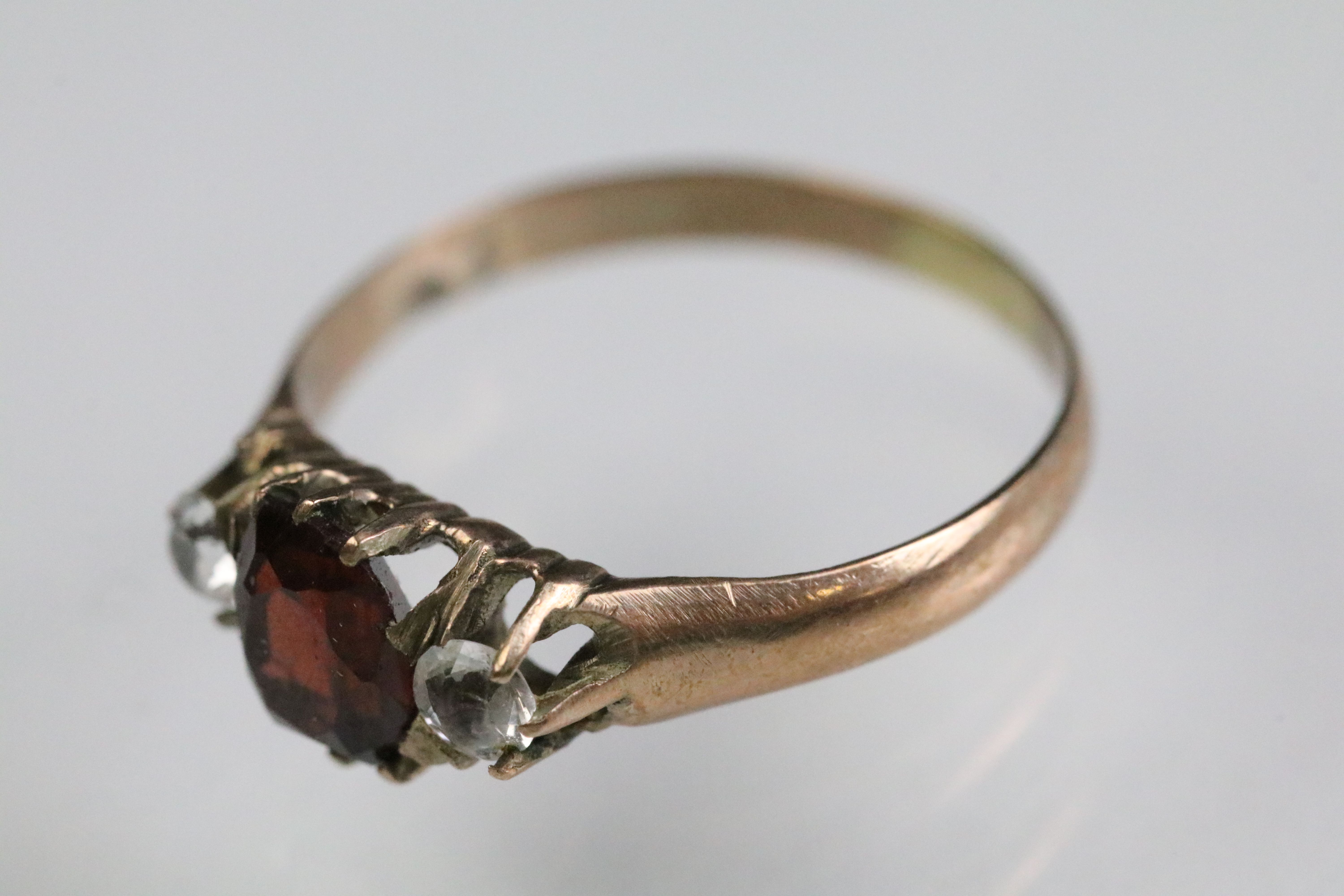 Early 20th Century gold diamond three stone ring (marked 18ct and plat, size J.5), together with a - Bild 10 aus 11