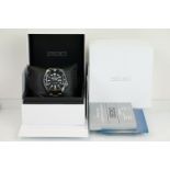 A Seiko Gents 5 Sports Black Dial Automatic Watch, black dial, rotating black bezel, day and date