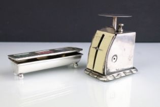 Early 20th Century Edwardian silver hallmarked letter scale having a shaped base with faux ivory