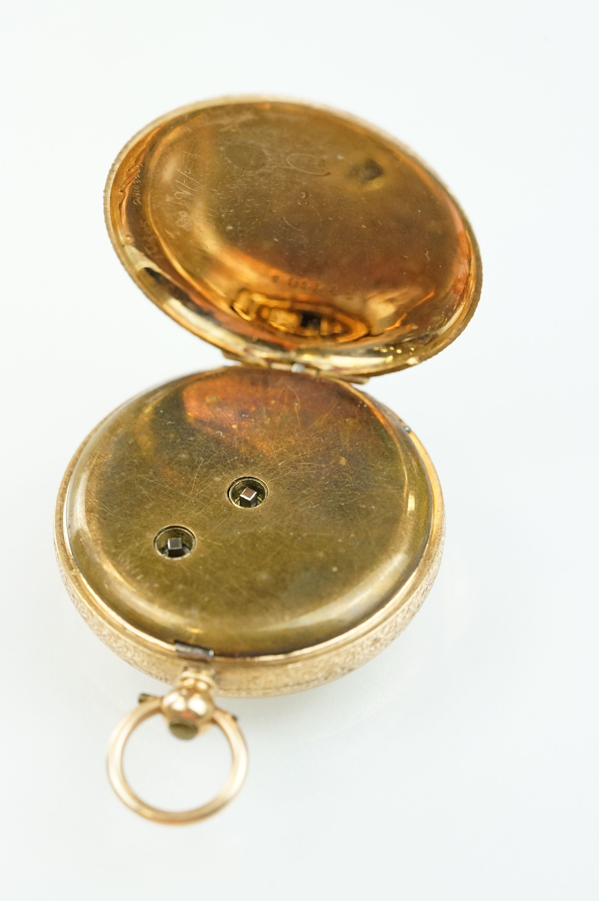 14ct gold open face pocket fob watch having a gilt face with foliate details and roman numerals to - Bild 8 aus 11