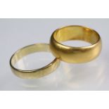 22ct gold wedding band ring of D shape (hallmarked Birmingham 1912, size K) together with a 9ct gold