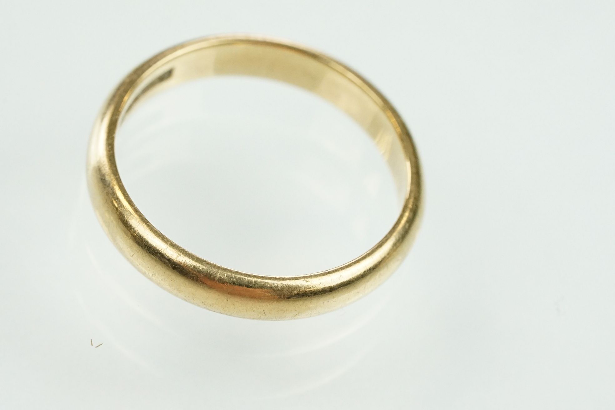 9ct gold hallmarked band ring of D form (hallmarked Birmingham 1960) together with a hallmarked - Image 6 of 8