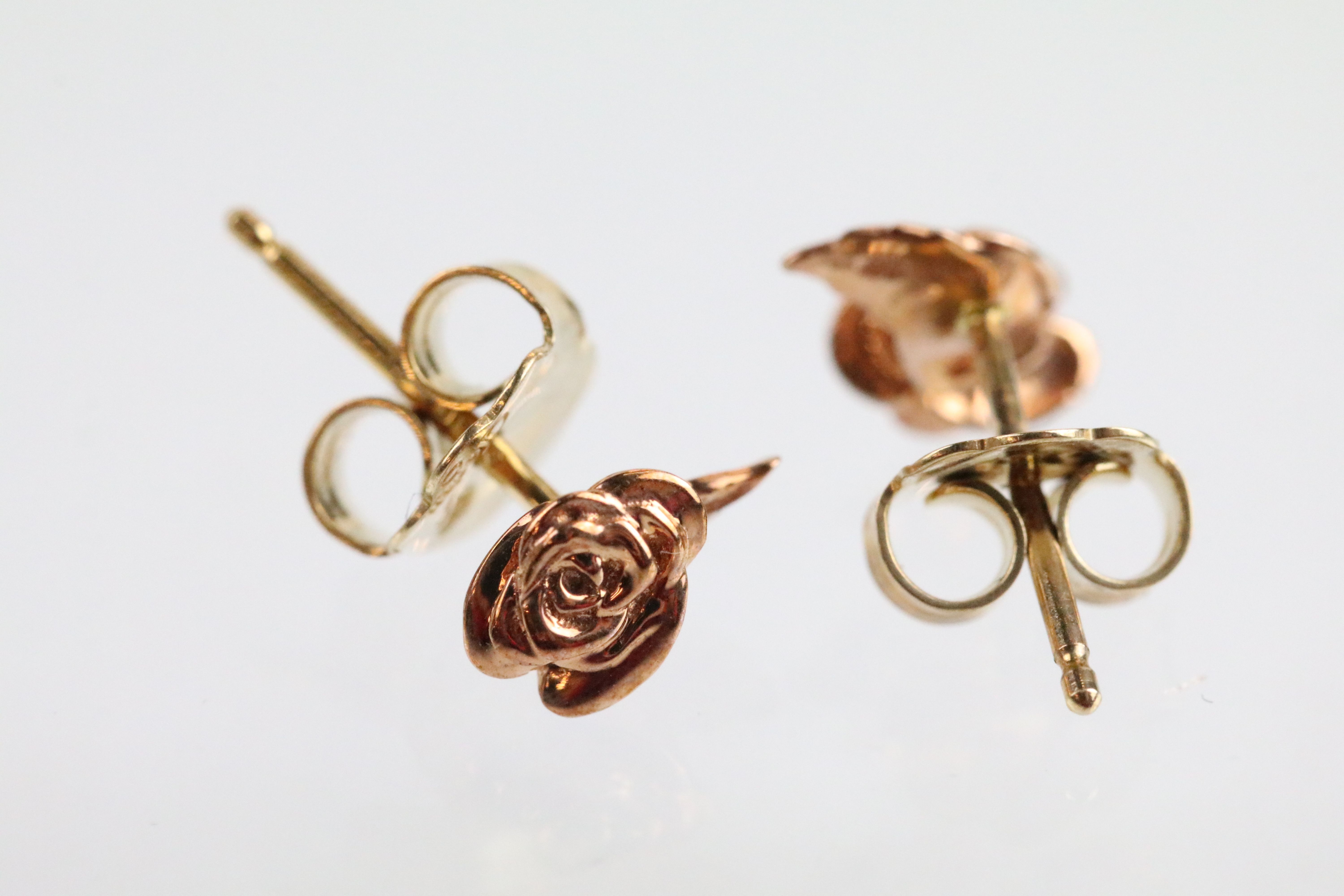 Clogau 9ct gold stud earrings in the form of roses. Complete with original packaging. Marked Clogau, - Image 2 of 3