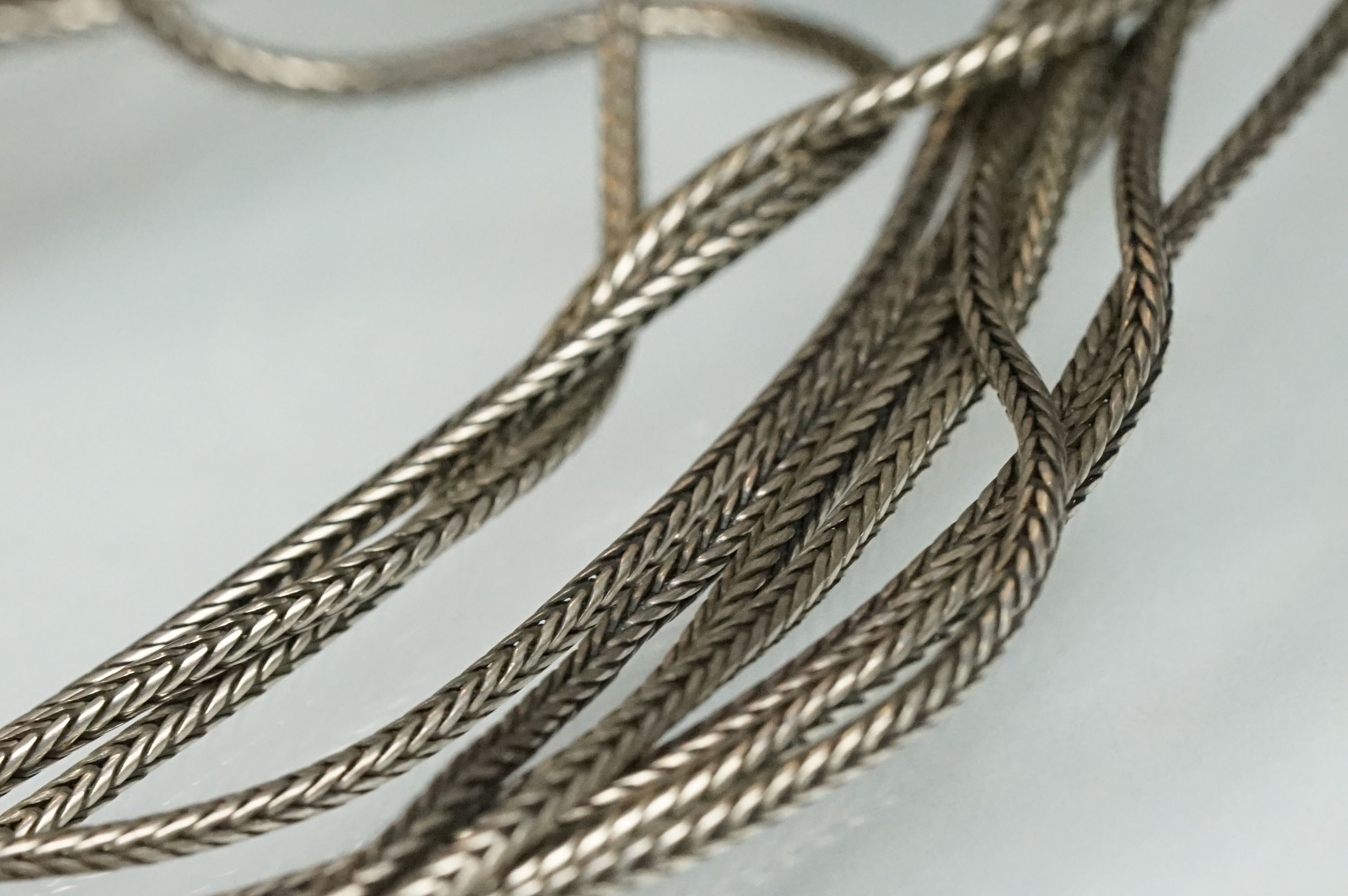 Scandinavian silver multi chain necklace having ten wheat link chains with knot design pendant to - Image 5 of 7