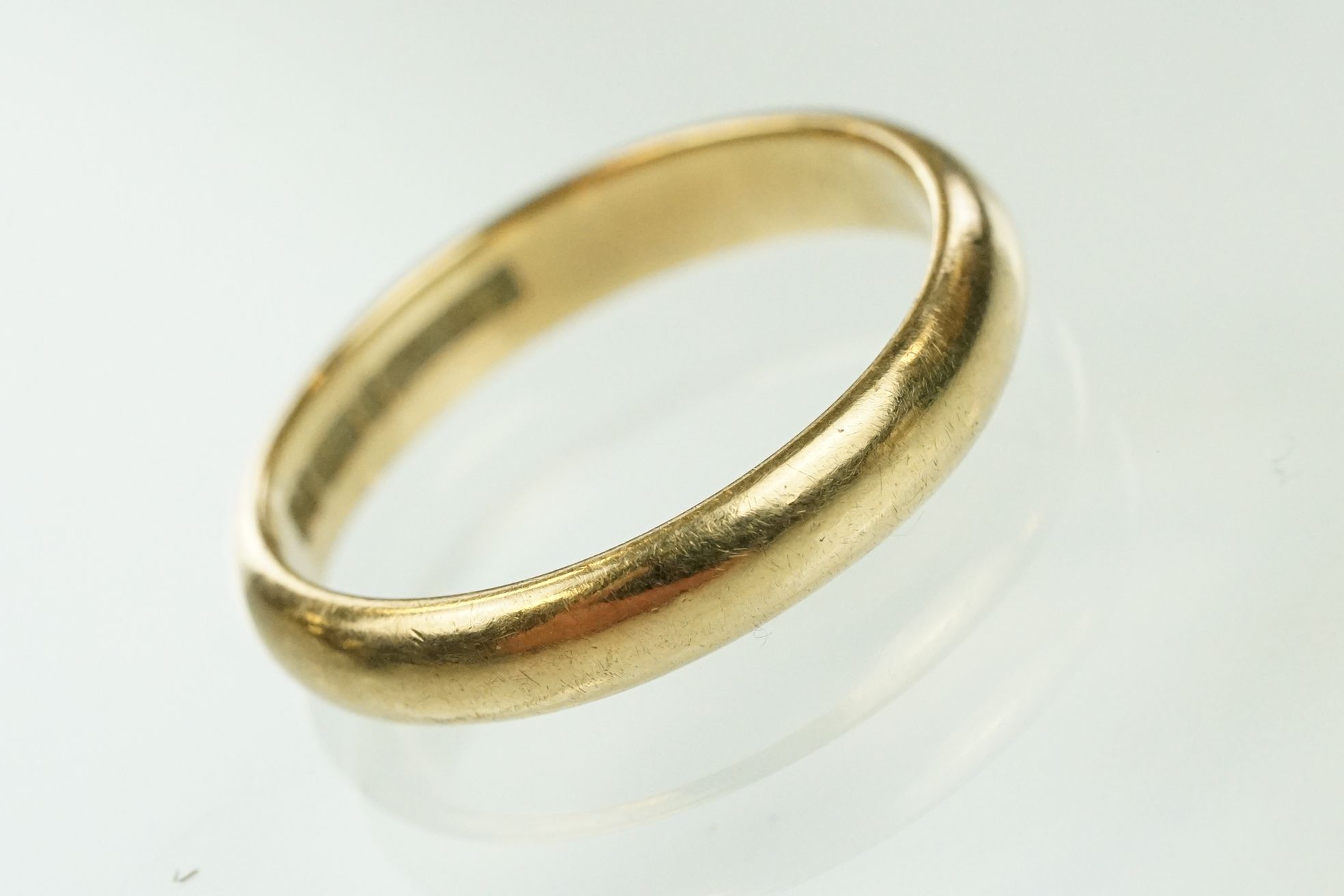 9ct gold hallmarked band ring of D form (hallmarked Birmingham 1960) together with a hallmarked - Image 5 of 8