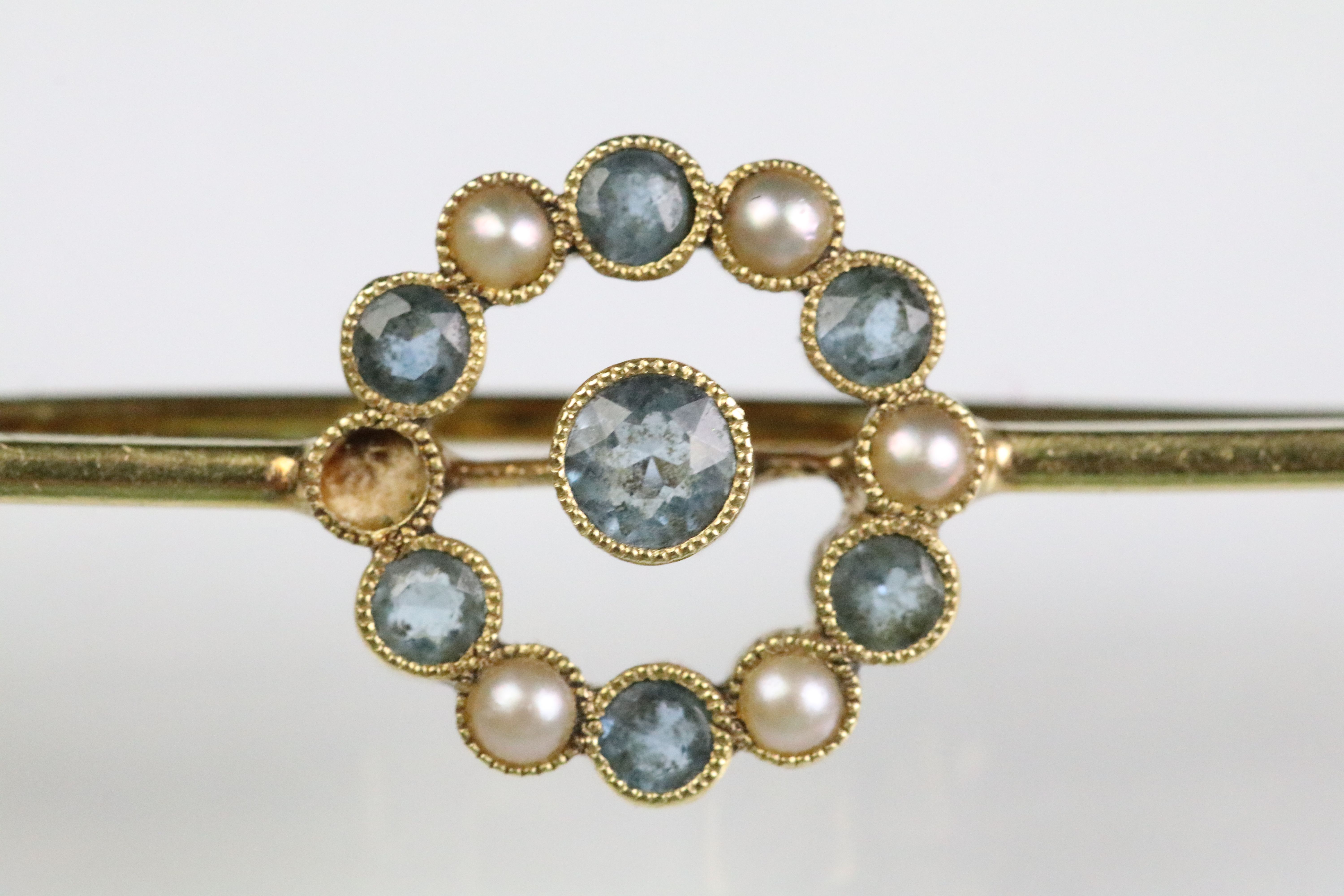 15ct gold aquamarine and pearl bar brooch. The brooch having a central millegrain set aquamarine - Image 3 of 4
