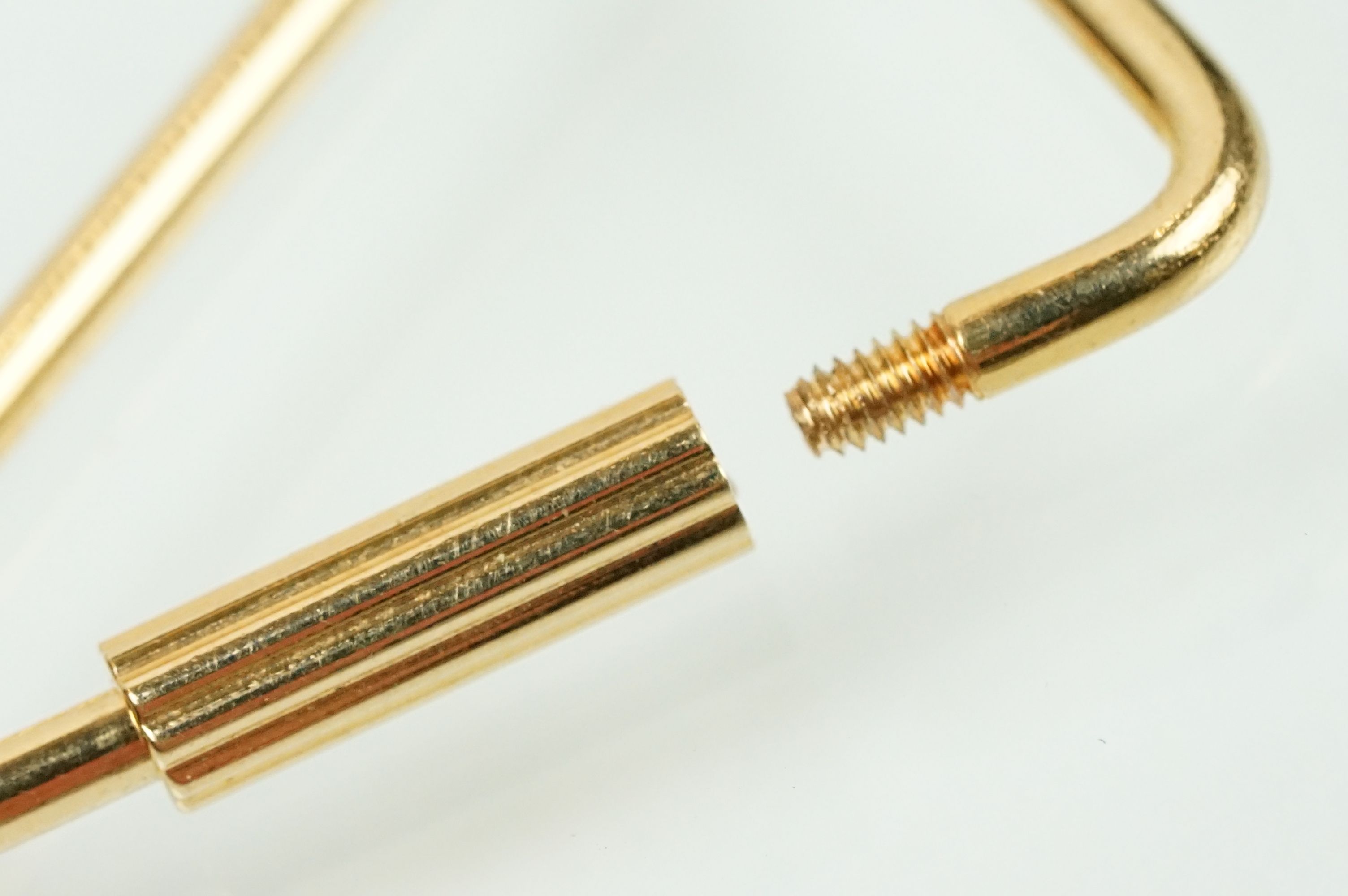 18ct gold key ring having a Saudi Arabian emblem pendant suspended from a mesh link chain. Italian - Bild 6 aus 10