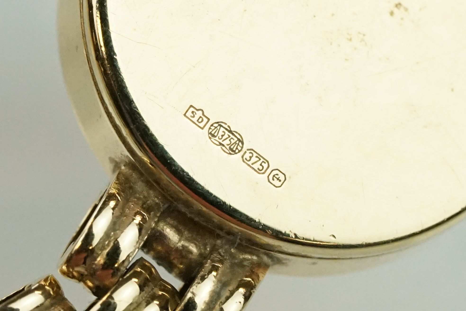 9ct gold Rotary wrist watch having a round face with baton markers to the chapter ring. Hallmarked - Image 7 of 8
