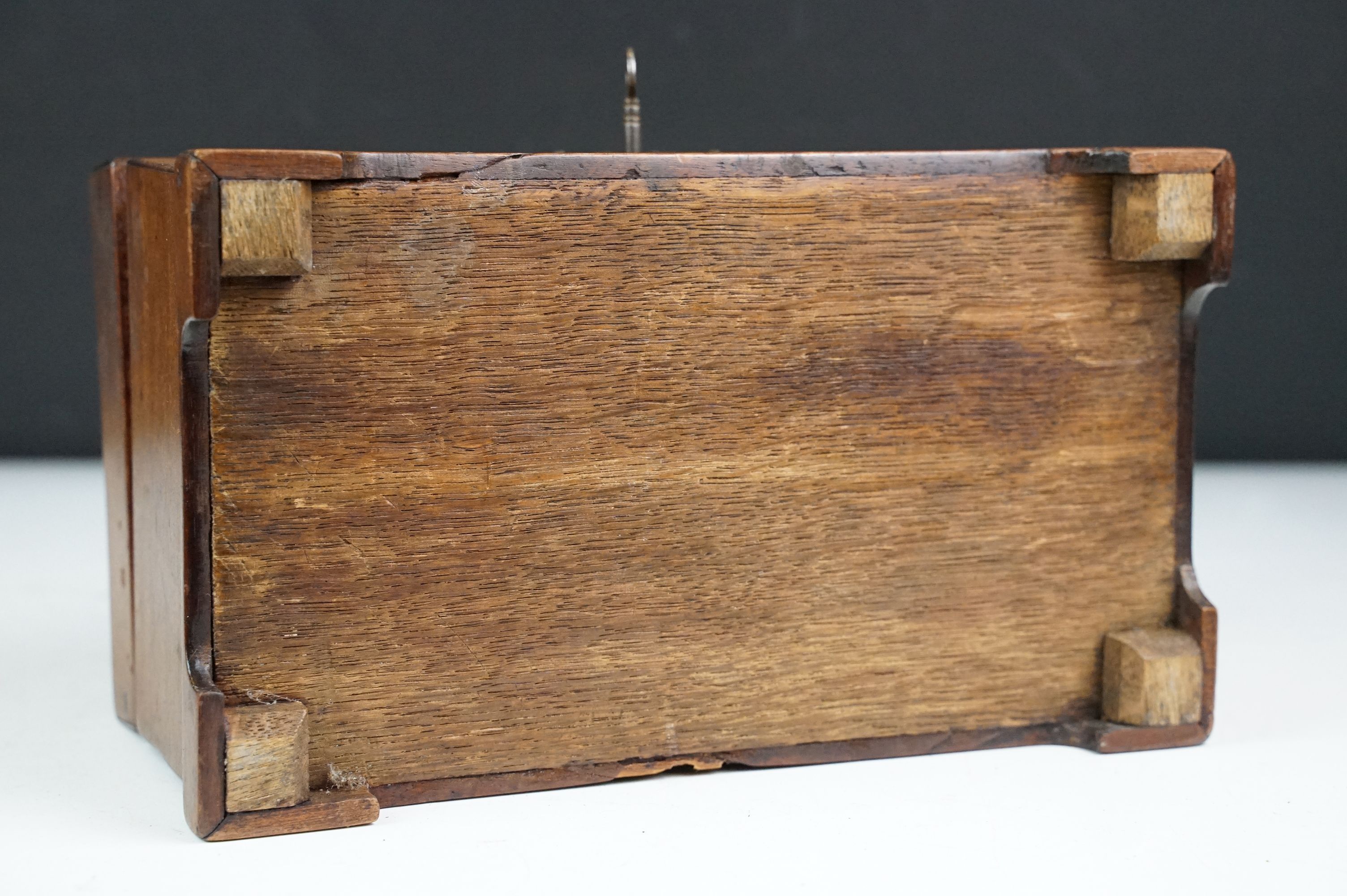 George III mahogany tea caddy with a fitted interior, approx 23cm wide - Image 7 of 7