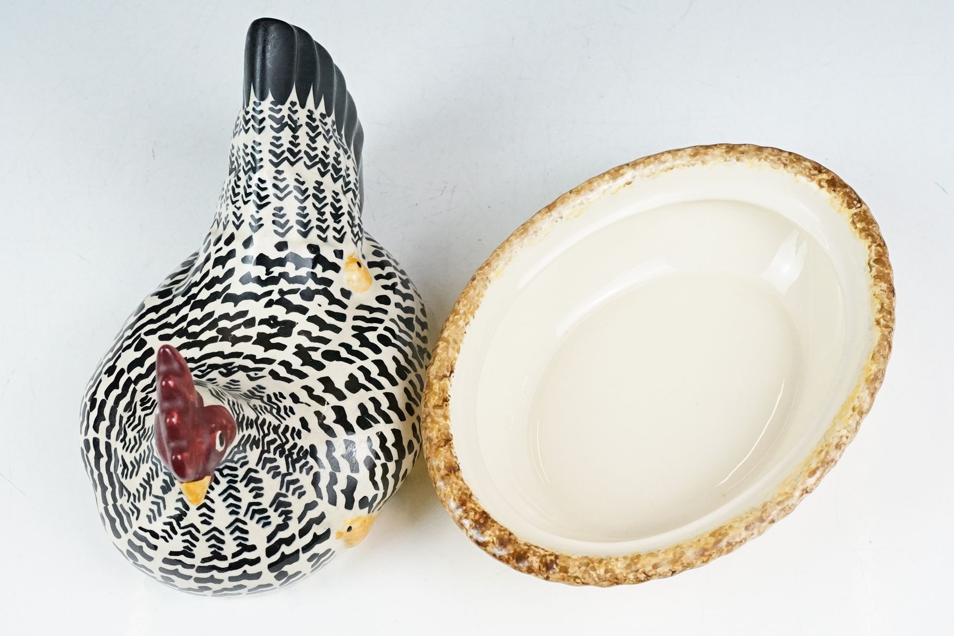 Emma Bridgewater egg holder in the form of a chicken sitting on a nest, 24cm long together with a - Image 10 of 12