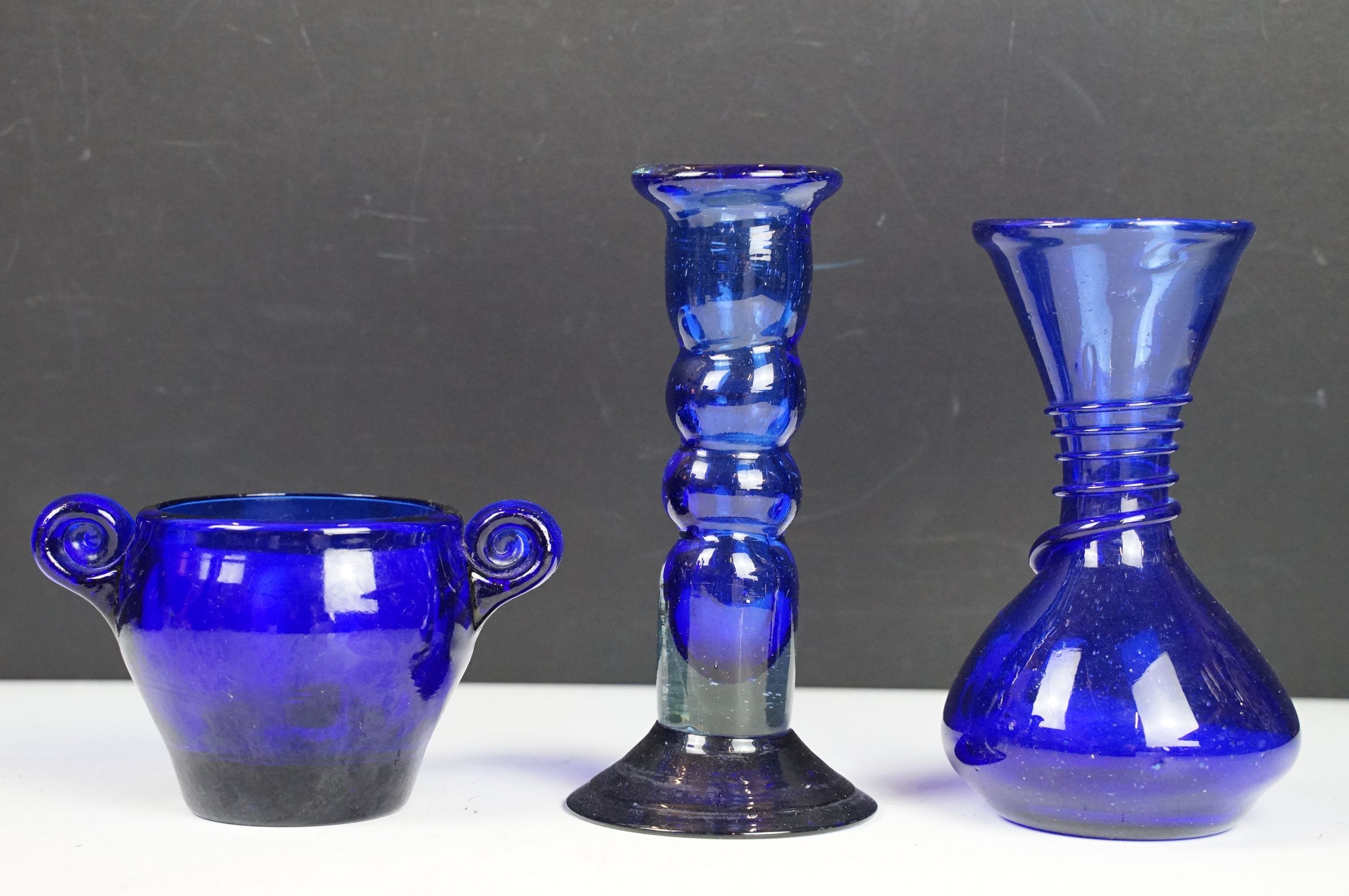 Collection of blue glassware to include Murano and Bristol blue examples, featuring vases, - Image 4 of 5