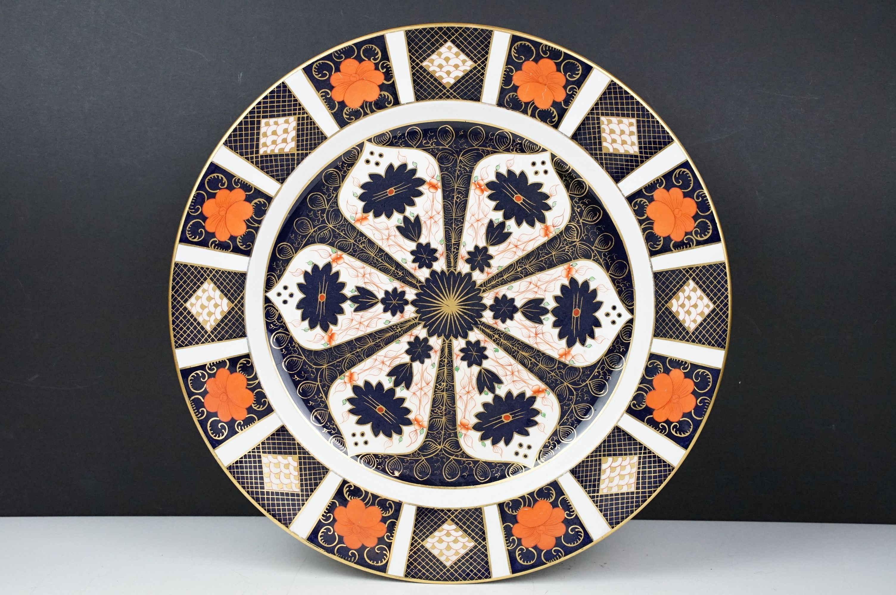 Royal Crown Derby Imari pattern charger, pattern 1128, approx 35.5cm diameter