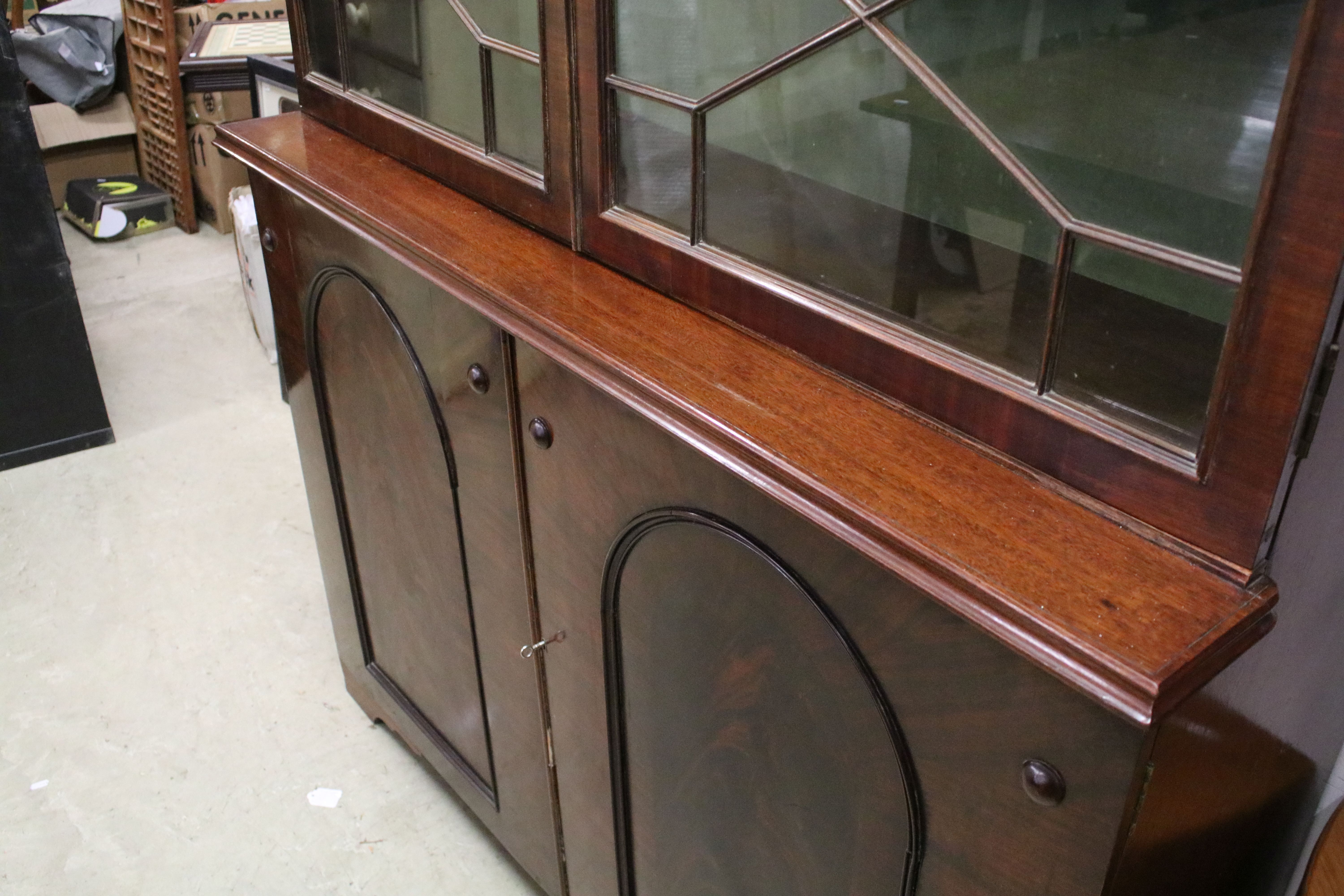 Early 20th century mahogany breakfront bookcase, the upper section with dentil moulding above - Image 2 of 12