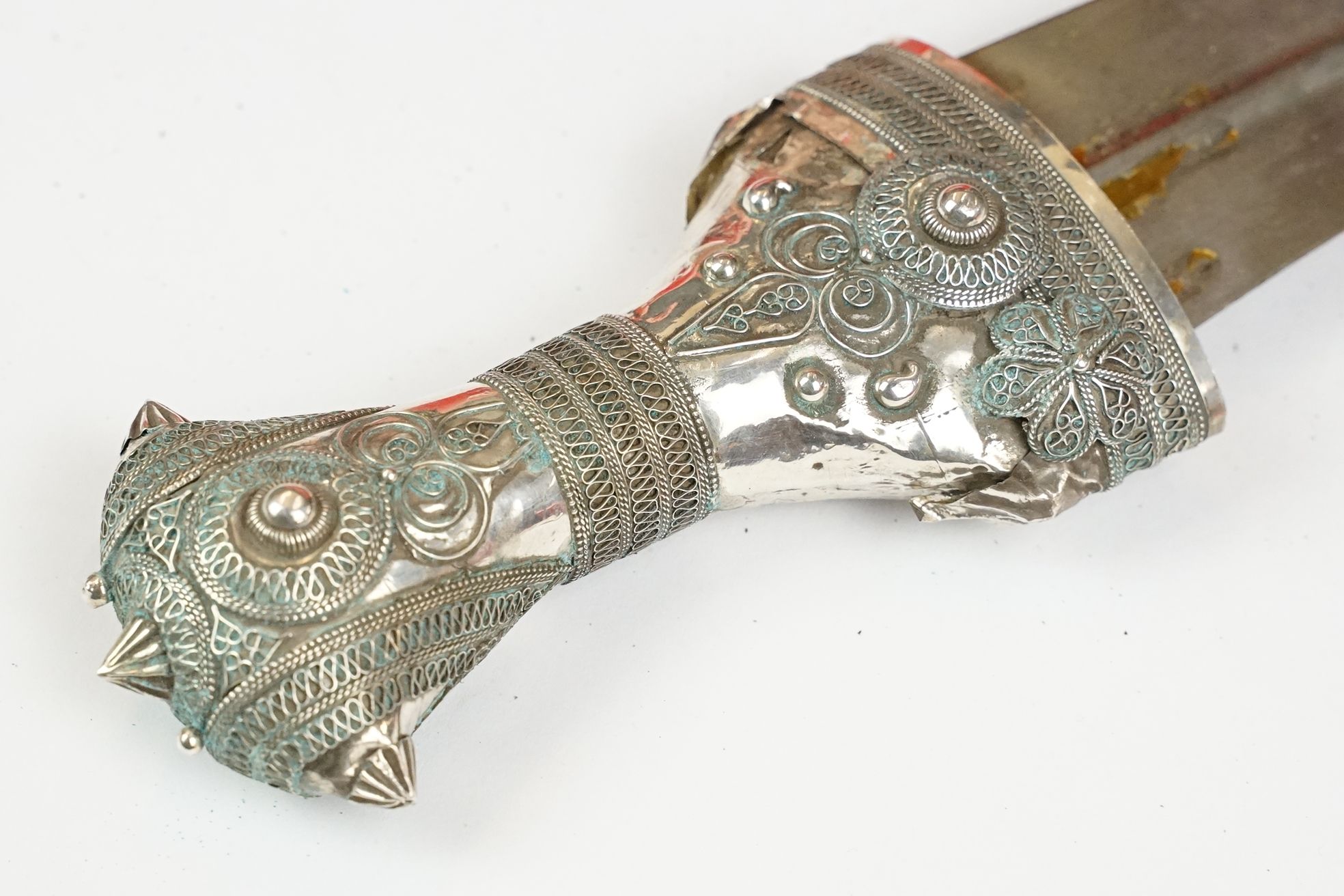 A late 19th / early 20th century Yemin silver mounted over leather sheath Jambiya. - Image 5 of 9