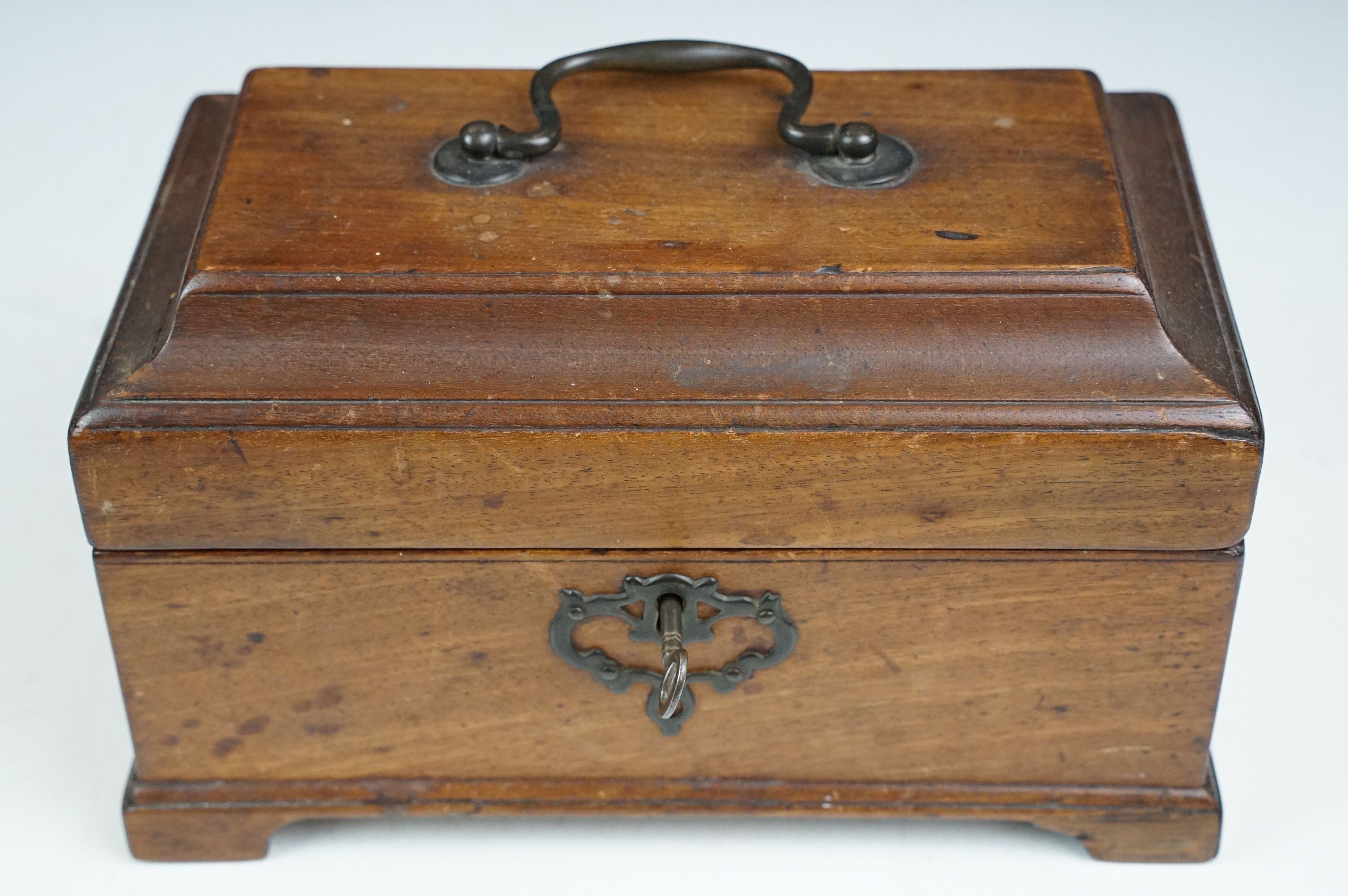 George III mahogany tea caddy with a fitted interior, approx 23cm wide - Image 2 of 7