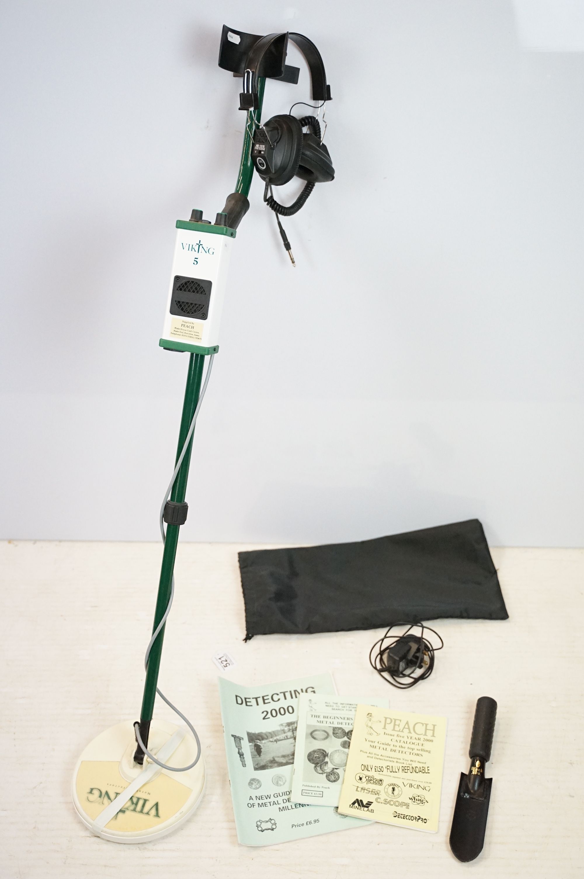 Viking 5 metal detector, with headphones and trowel