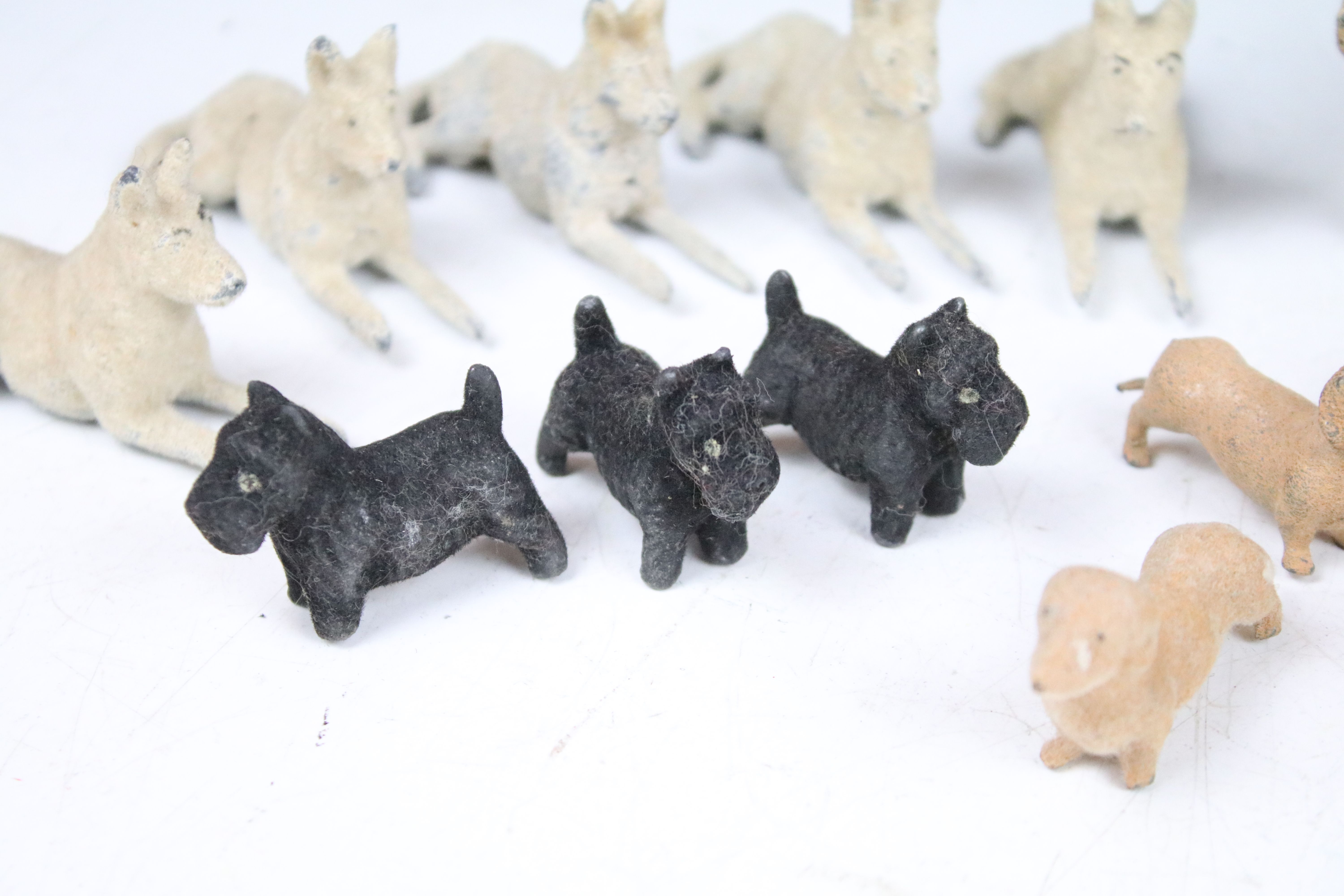 Vintage C 1940/50's Barret & Sons lead and felt covered dogs of various breeds (29 in total) - Image 4 of 8