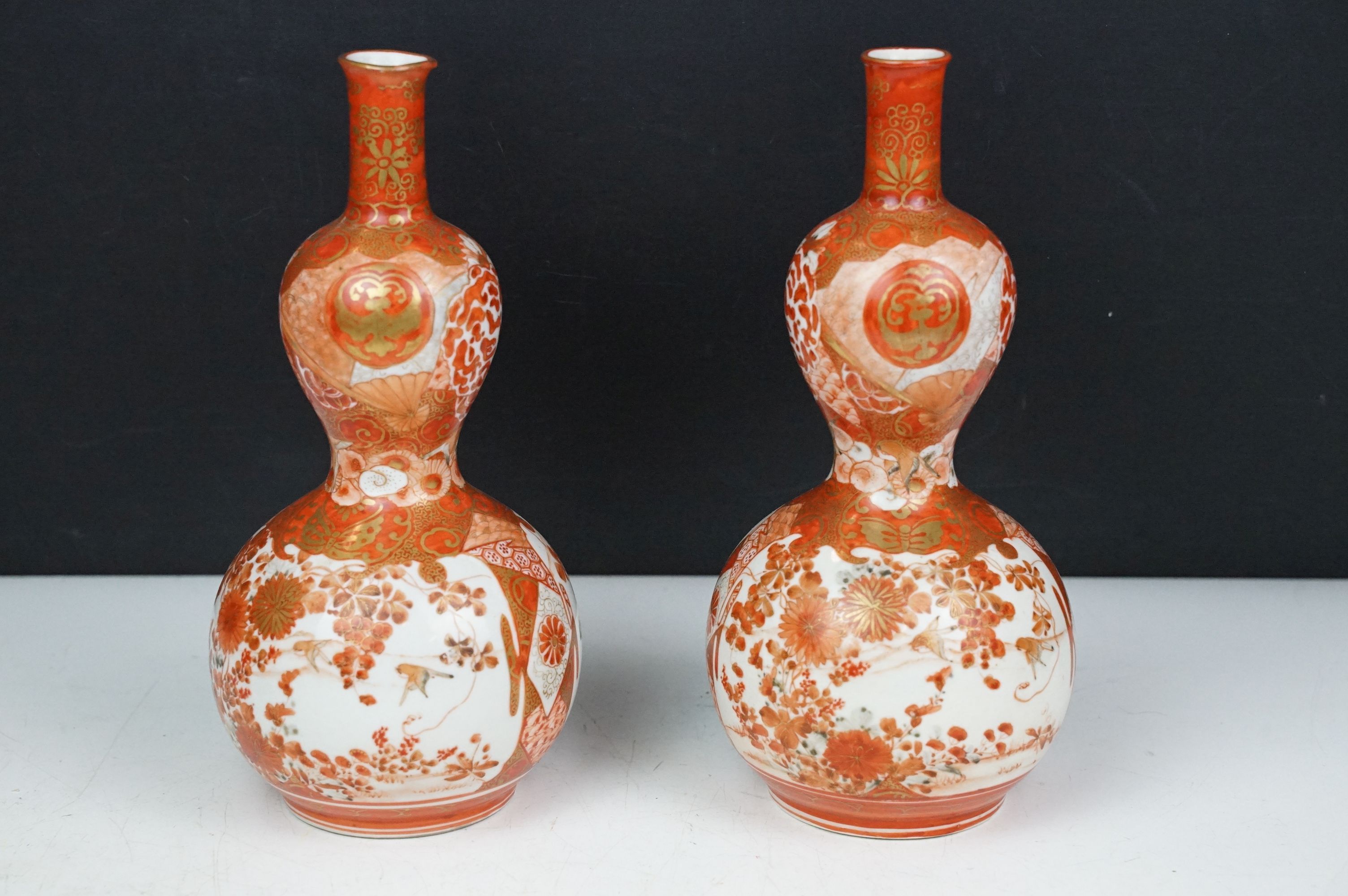 Group of Japanese ceramics, seven pieces, to include a Satsuma twin-handled vase with figural - Image 6 of 17