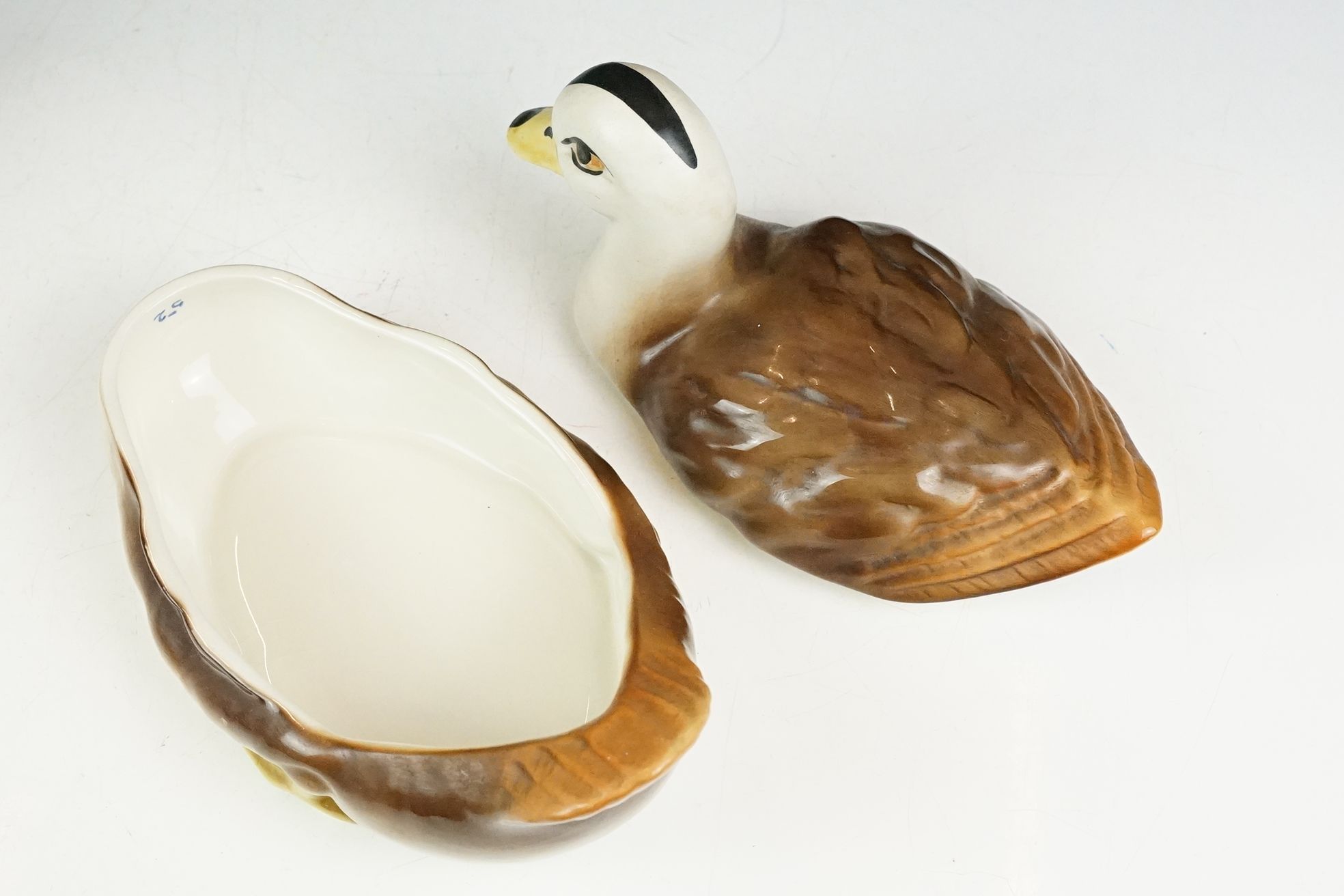 Emma Bridgewater egg holder in the form of a chicken sitting on a nest, 24cm long together with a - Image 5 of 12