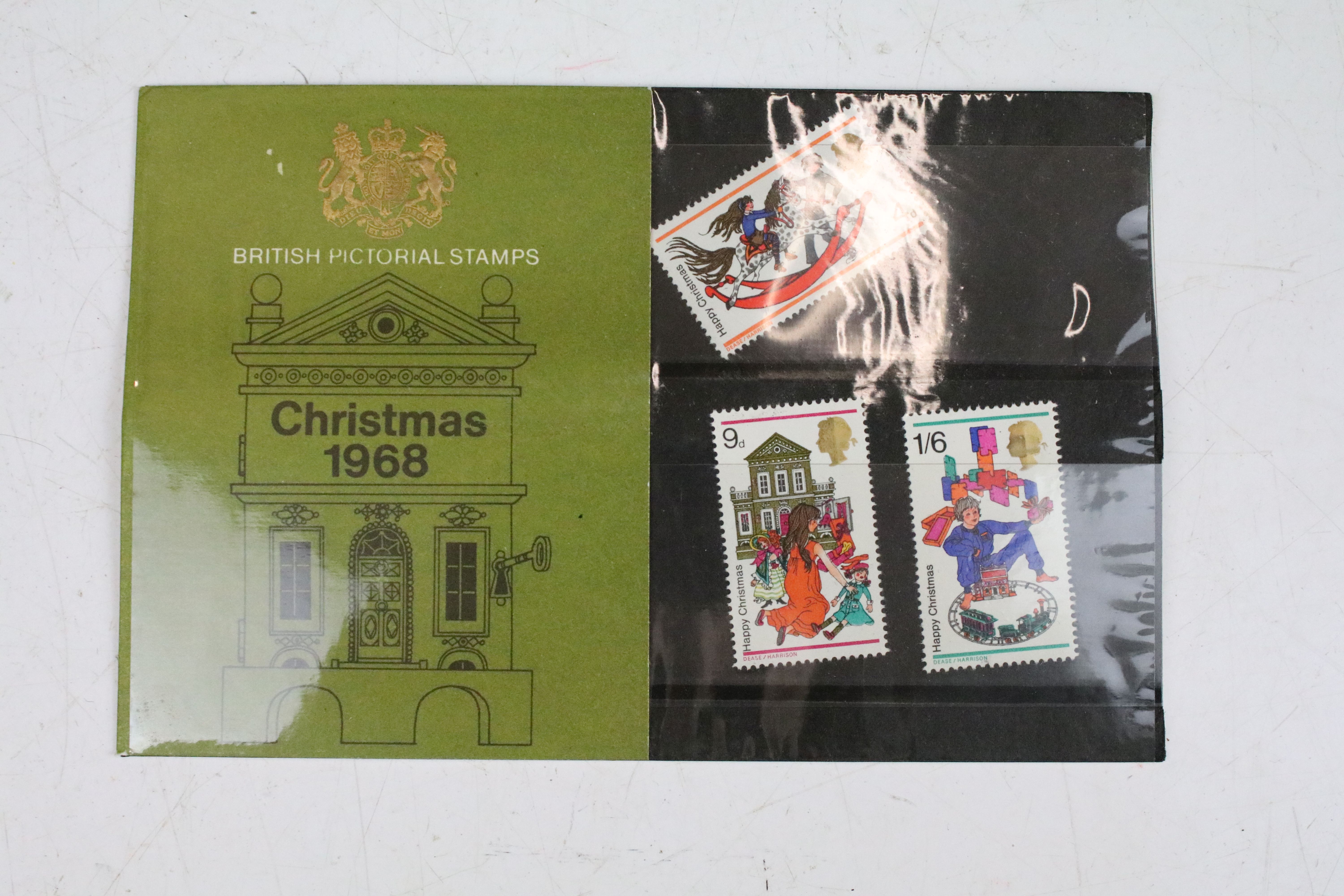 A collection of mainly UK stamps to include Queen Victoria and King Edward VIII together with - Image 6 of 9