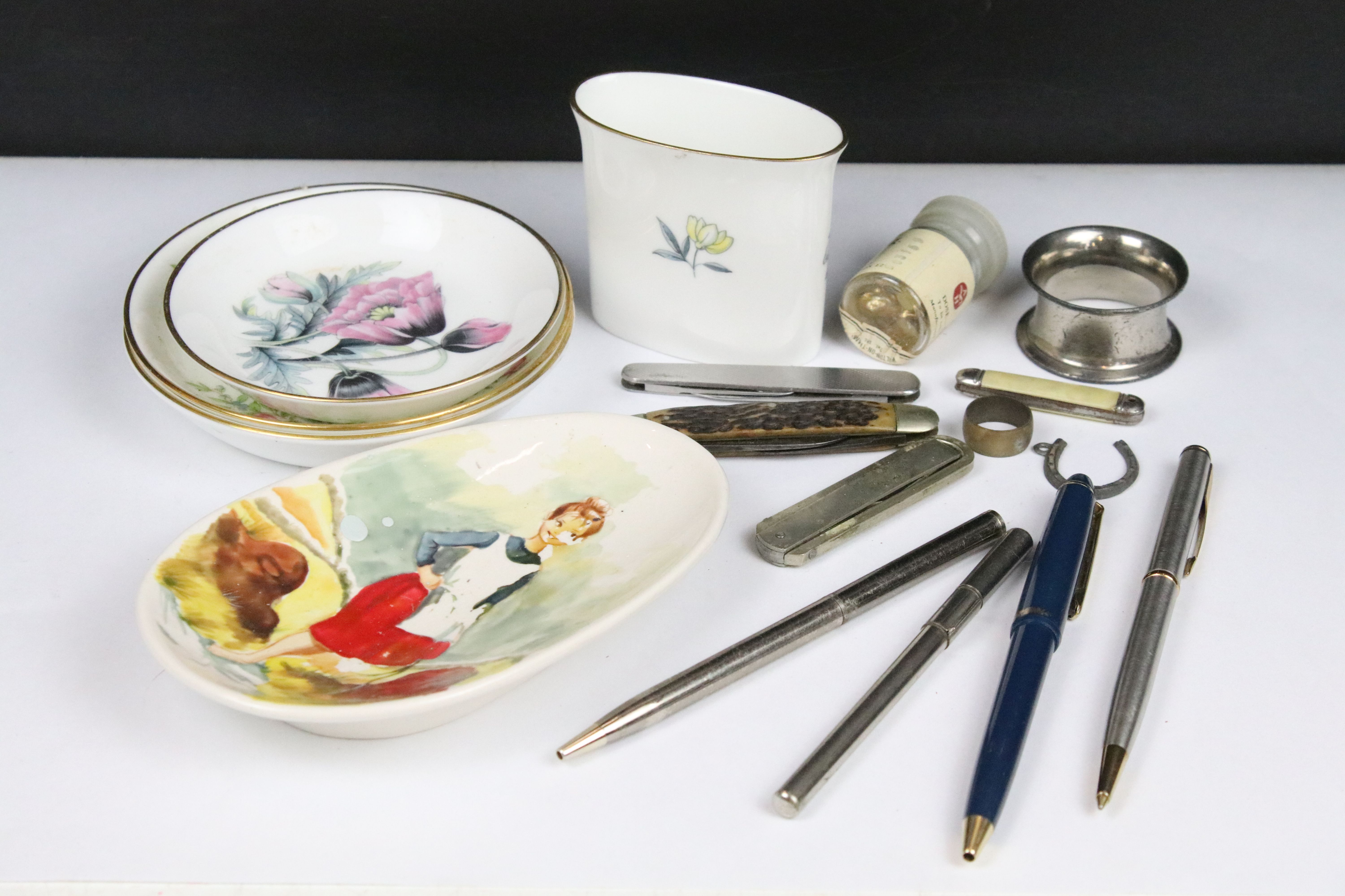 A small group of mixed collectables to include ceramics, penknives, pens...etc..