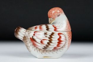 Herend porcelain bonbonniere or trinket Box in the form of a bird, 7cm high