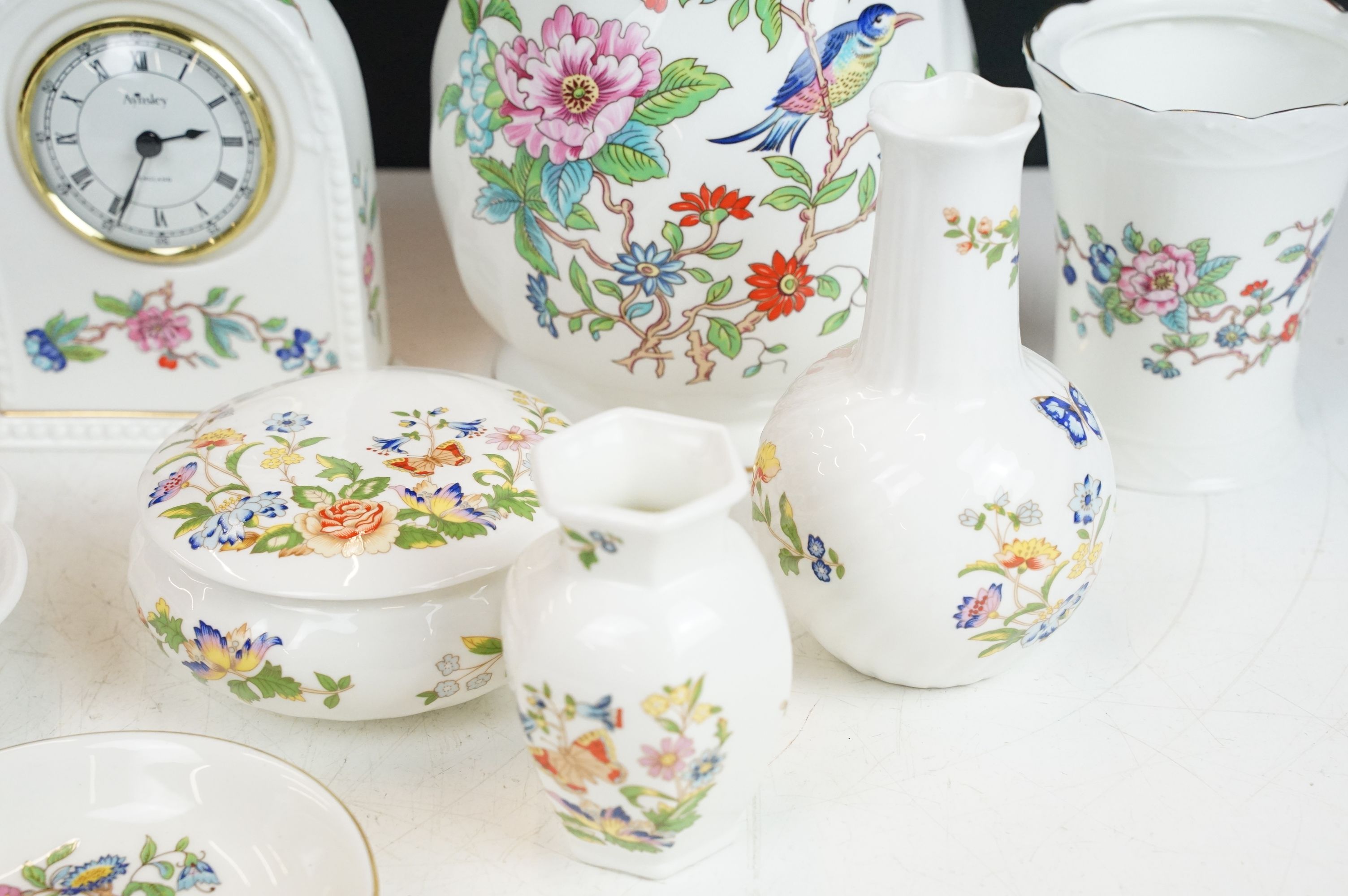 Collection of mixed ceramics to include Aynsley Cottage Garden, Aynsley Pembroke, oriental famille - Image 15 of 29