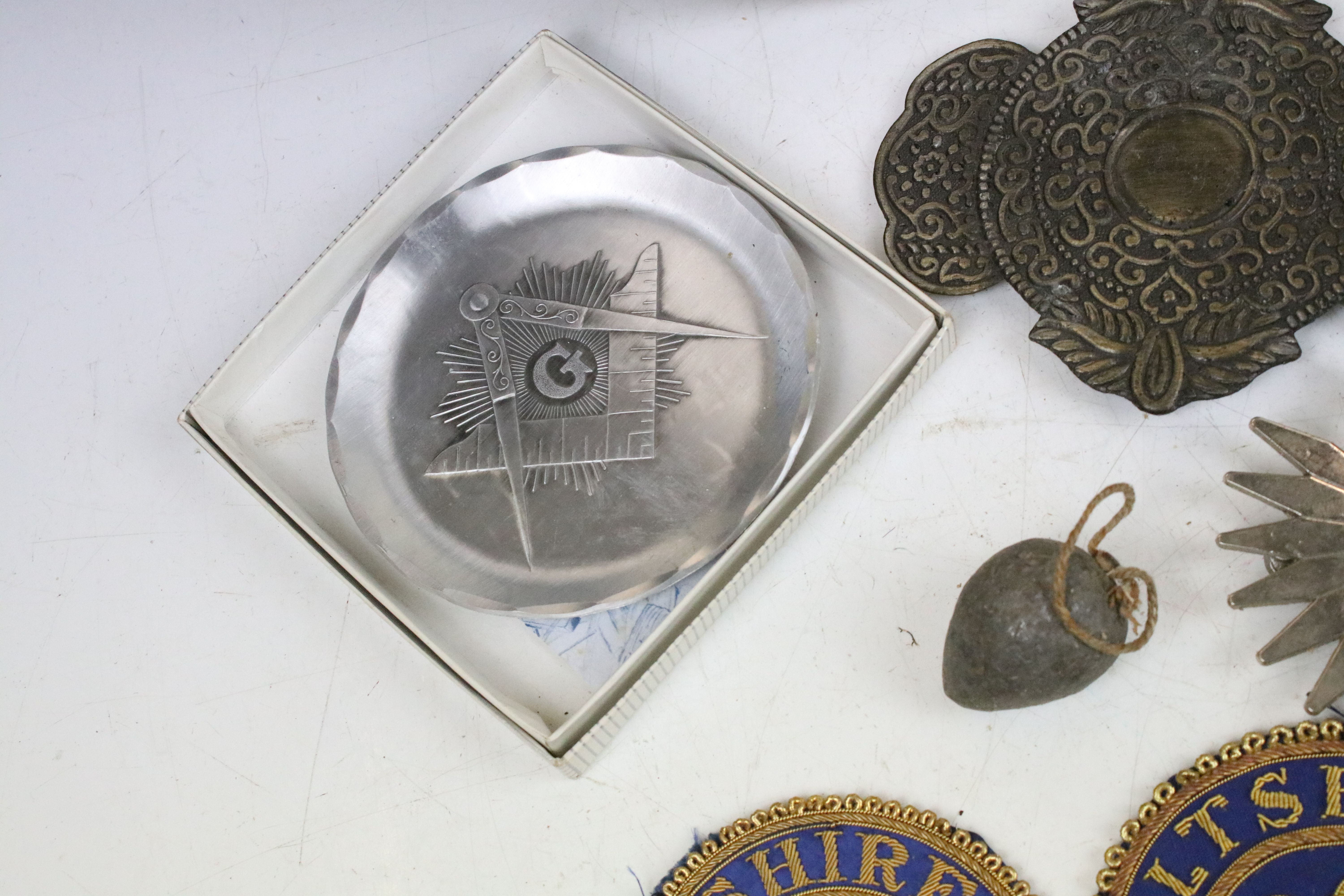 Group of masonic related collectables to include a silver hallmarked medallion, Wiltshire badges, - Image 6 of 9