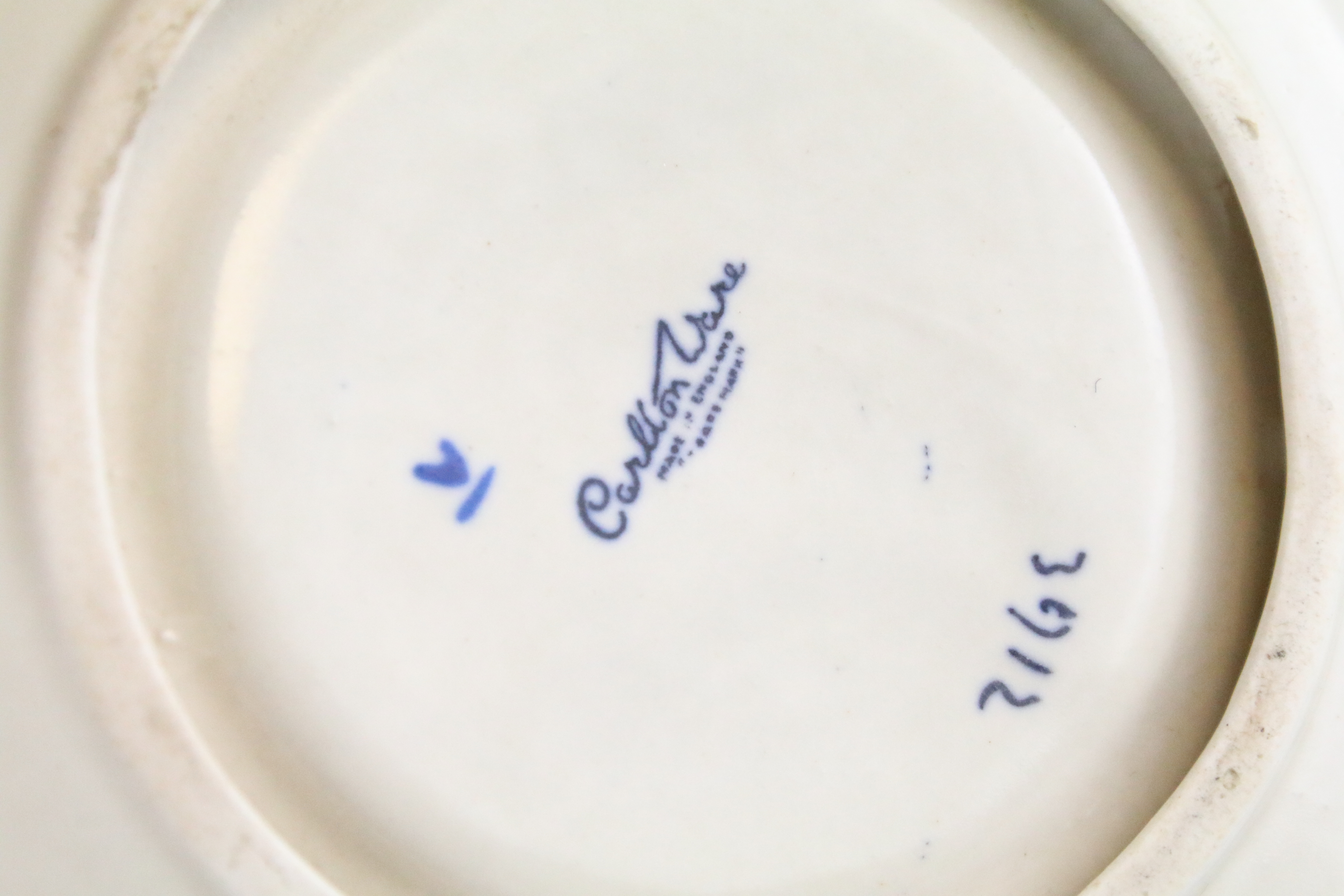 Collection of mid 20th century Carlton Ware ceramics to include Australian Design leaf dishes, - Image 7 of 26