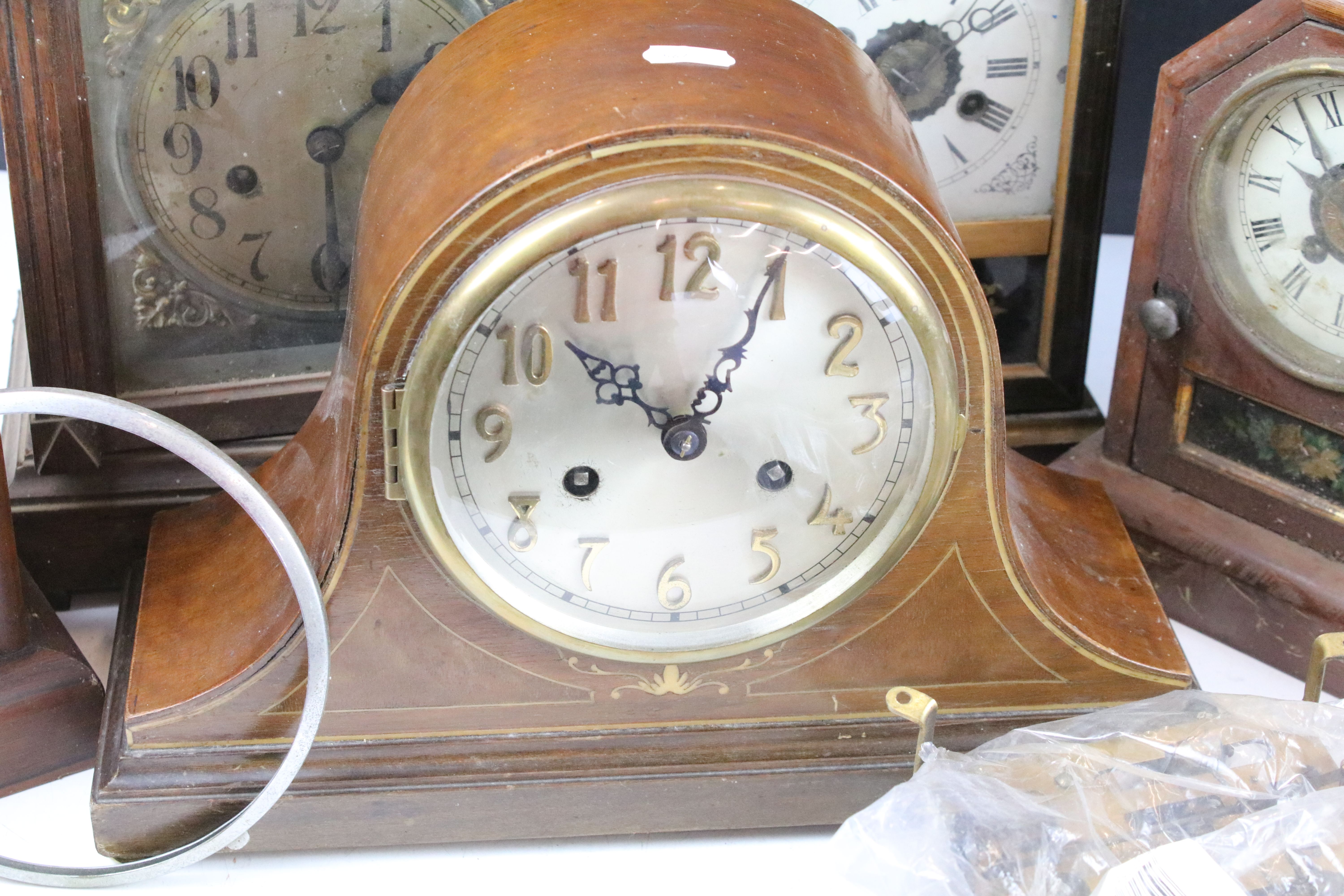 Collection of late 19th / early 20th century wooden mantel clocks and clock parts / movements, - Image 3 of 7