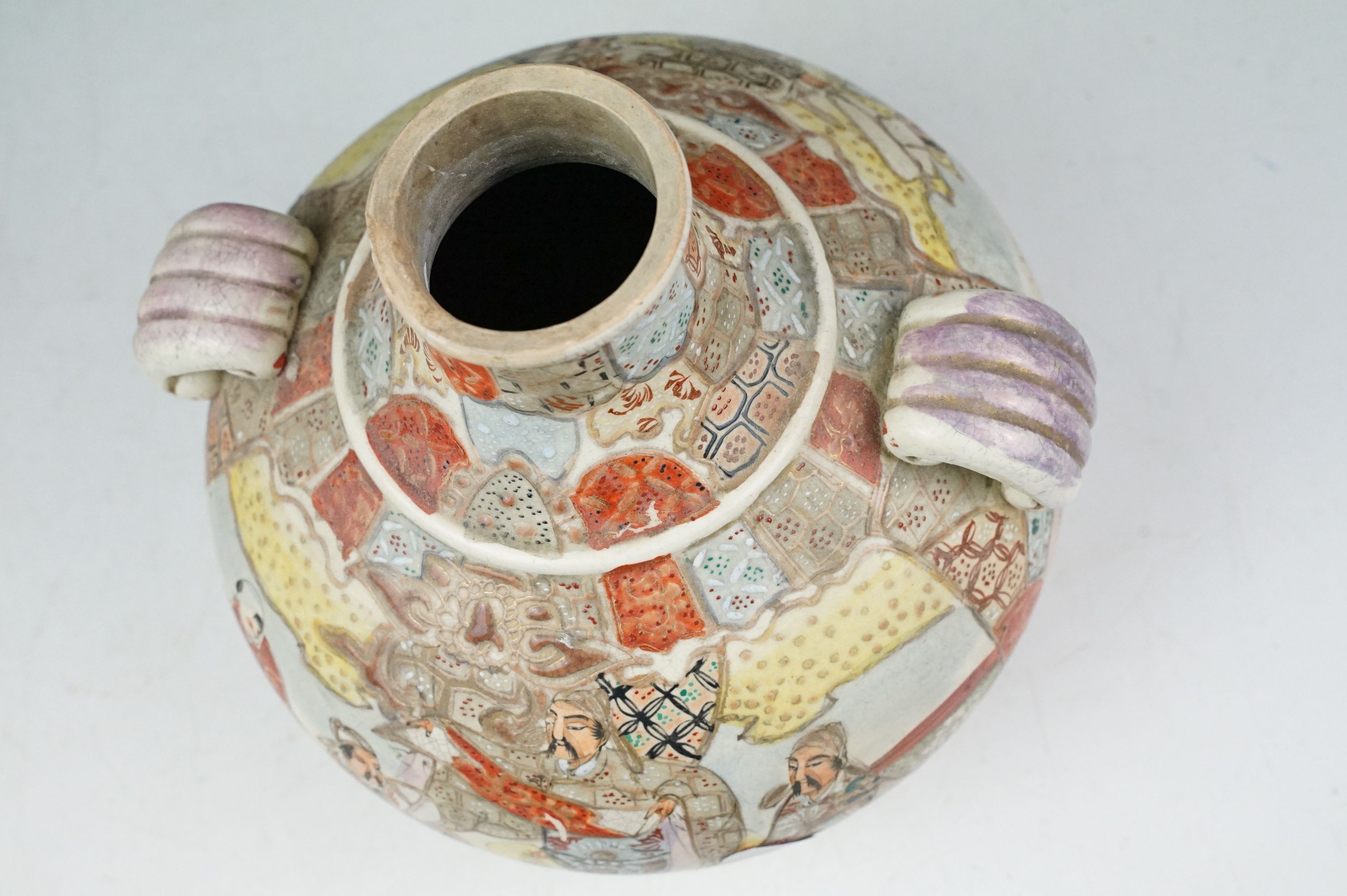 Group of Japanese ceramics, seven pieces, to include a Satsuma twin-handled vase with figural - Image 3 of 17