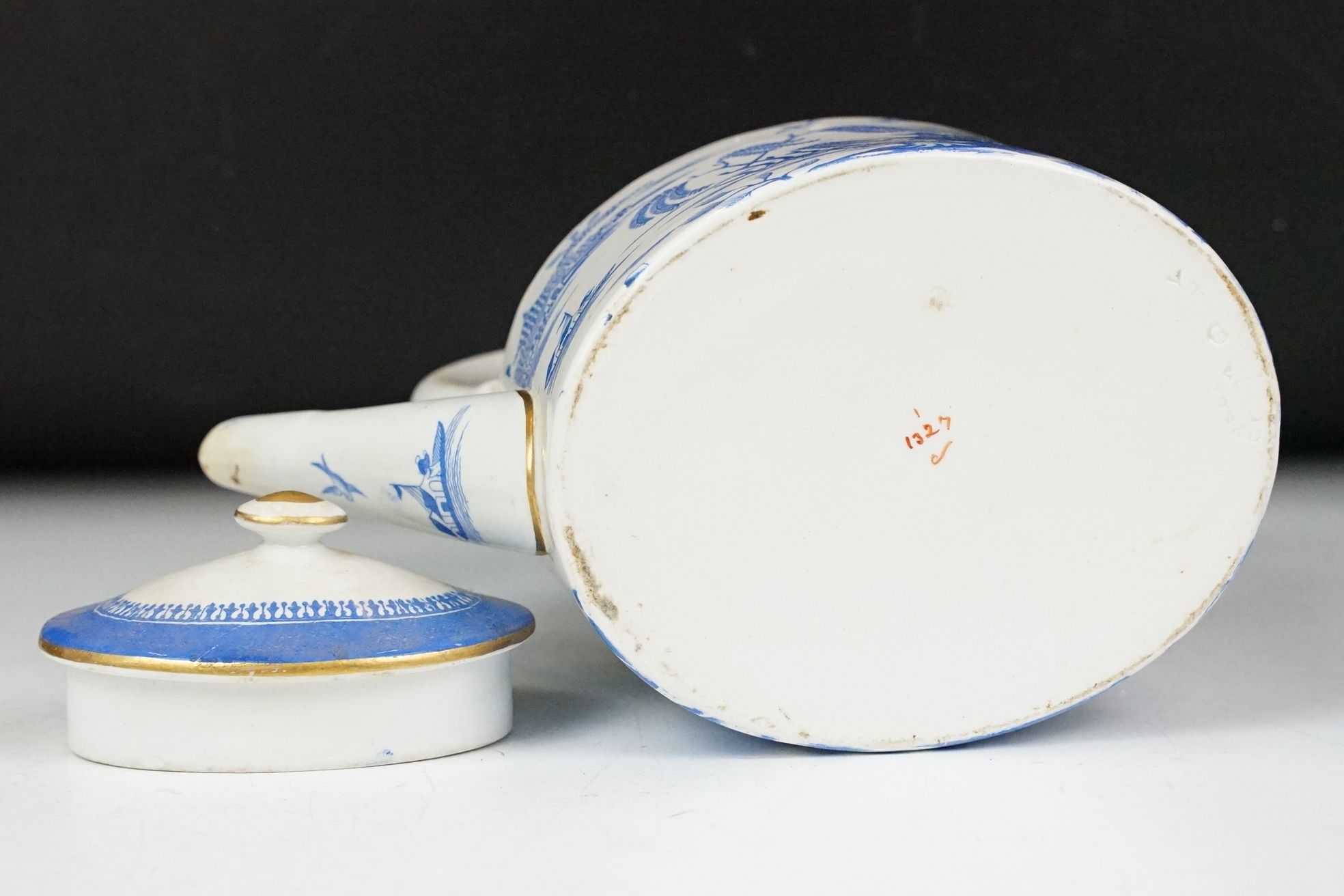 Collection of ceramics, to include: a pair of Derby plates, each 22cm diameter, a matching heart - Image 8 of 22