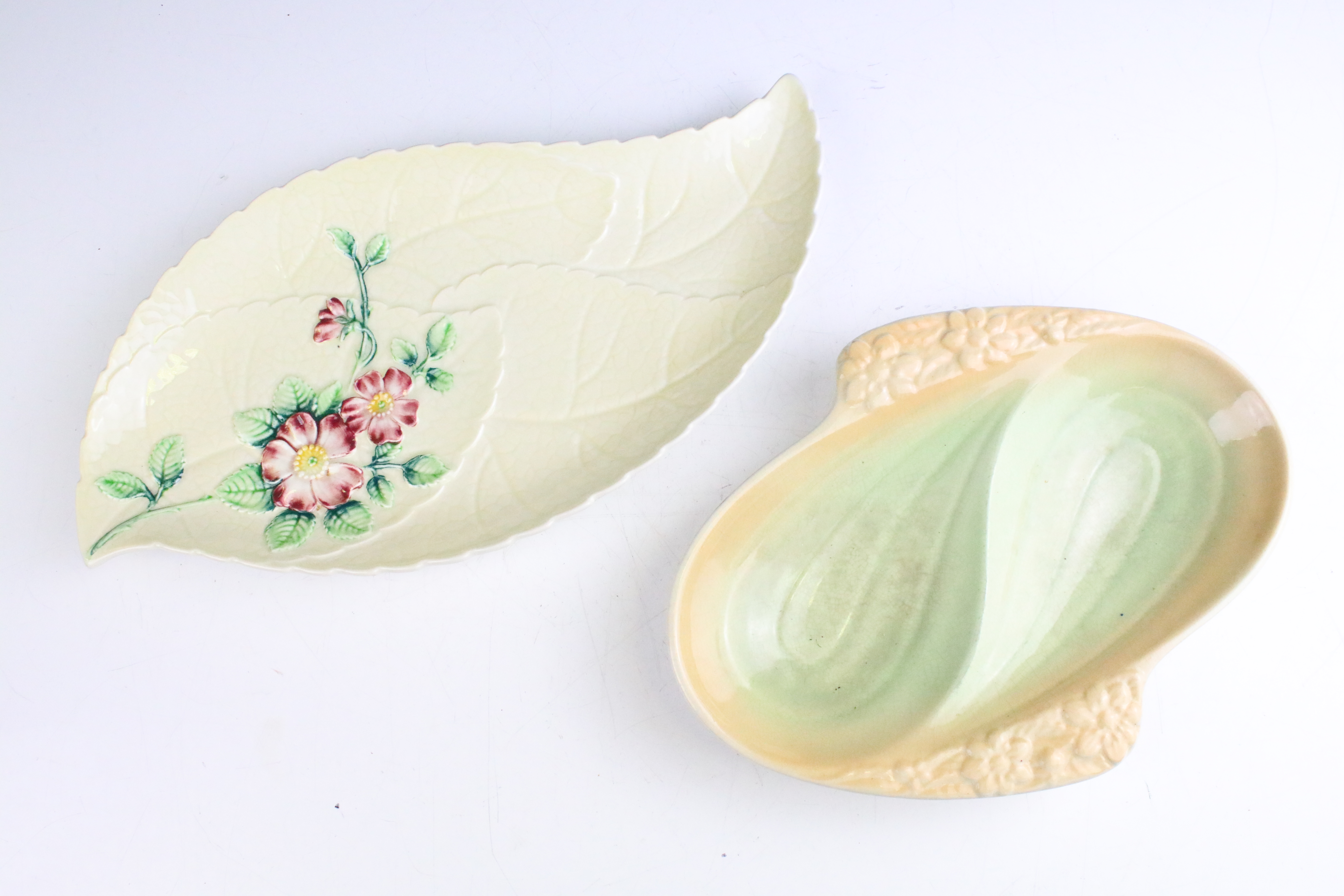 Collection of mid 20th century Carlton Ware ceramics to include Australian Design leaf dishes, - Image 24 of 26
