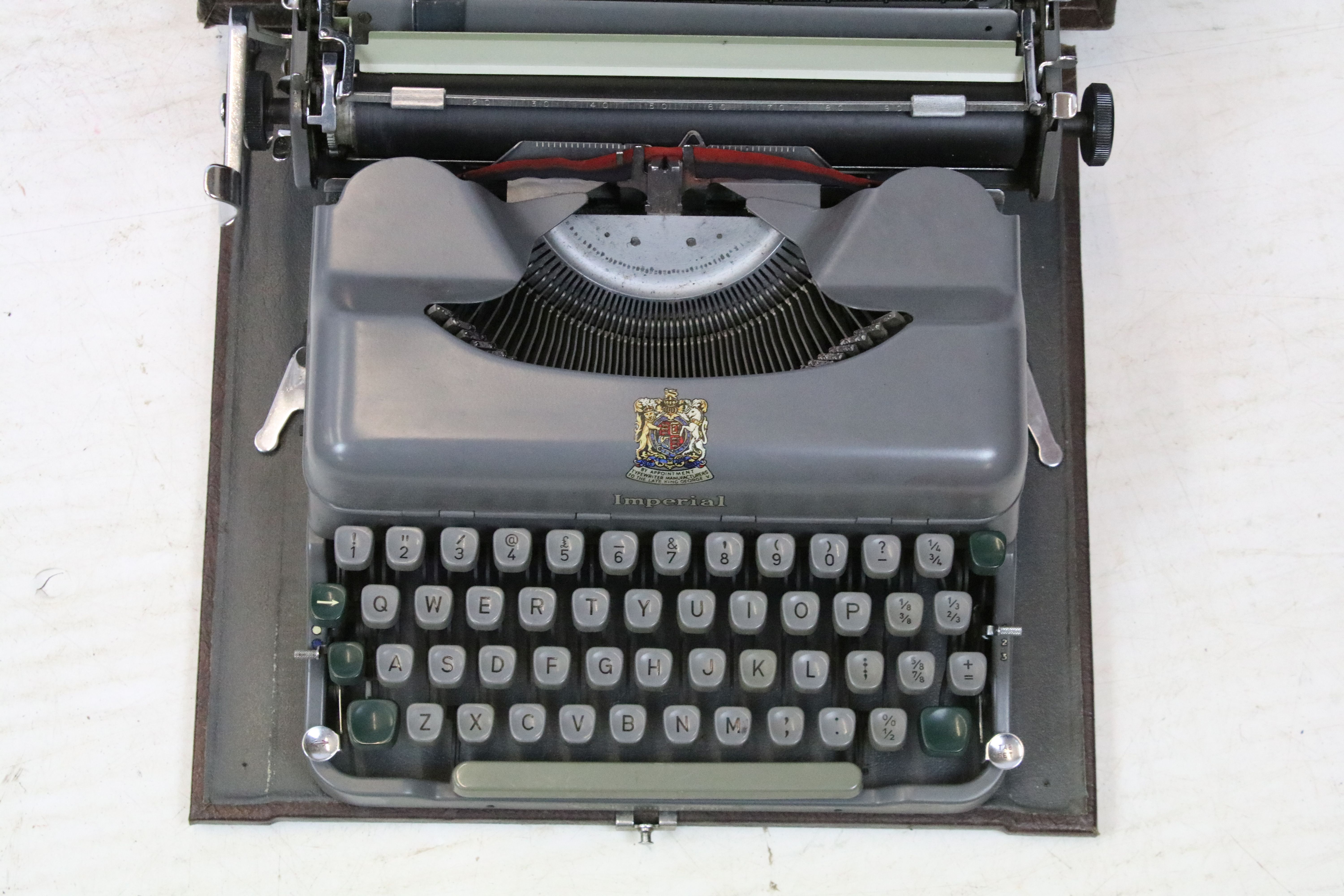 Two cased Imperial typewriters - Image 5 of 5