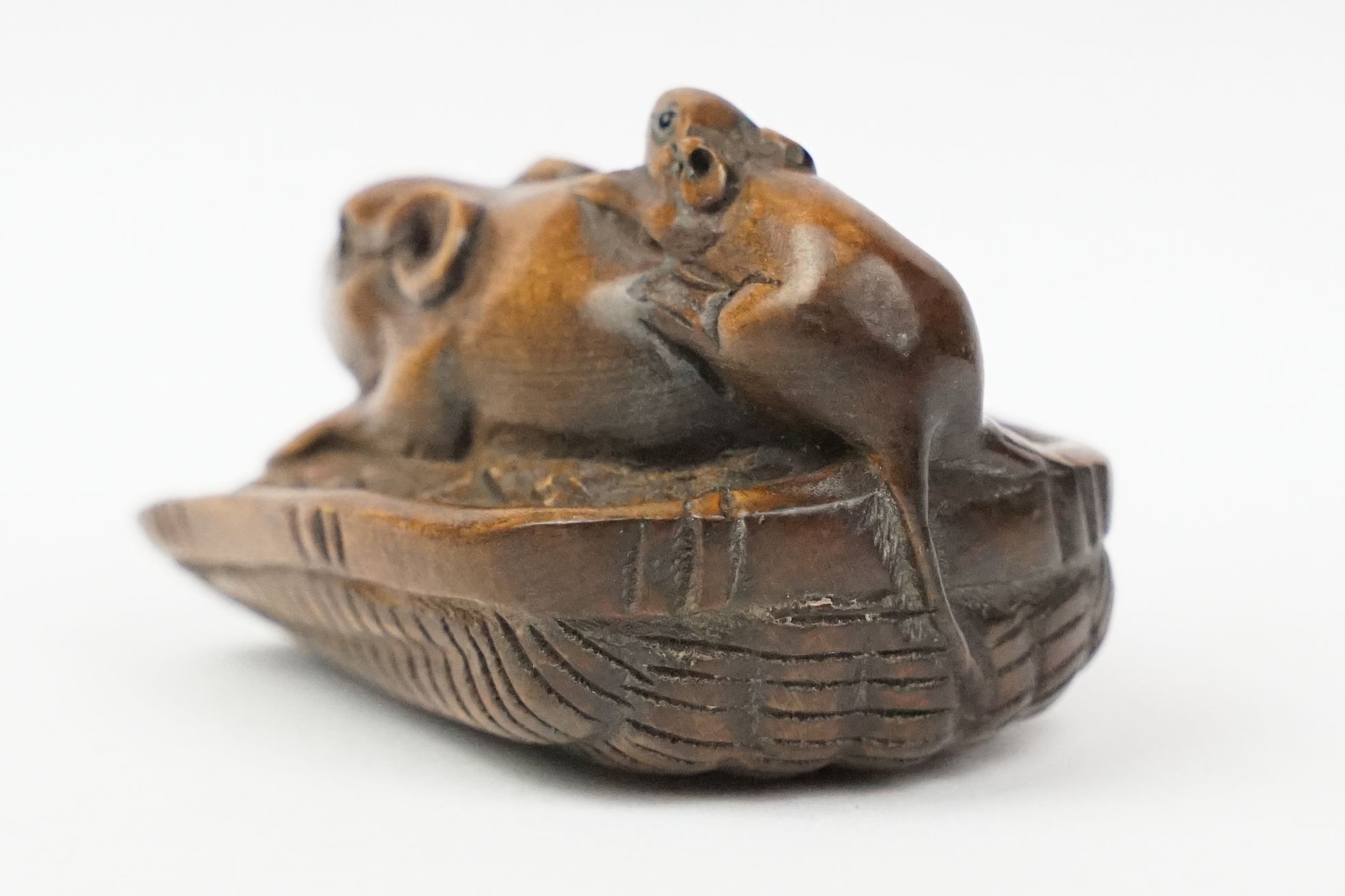 Netsuke with rat and babbies, signed - Image 3 of 5