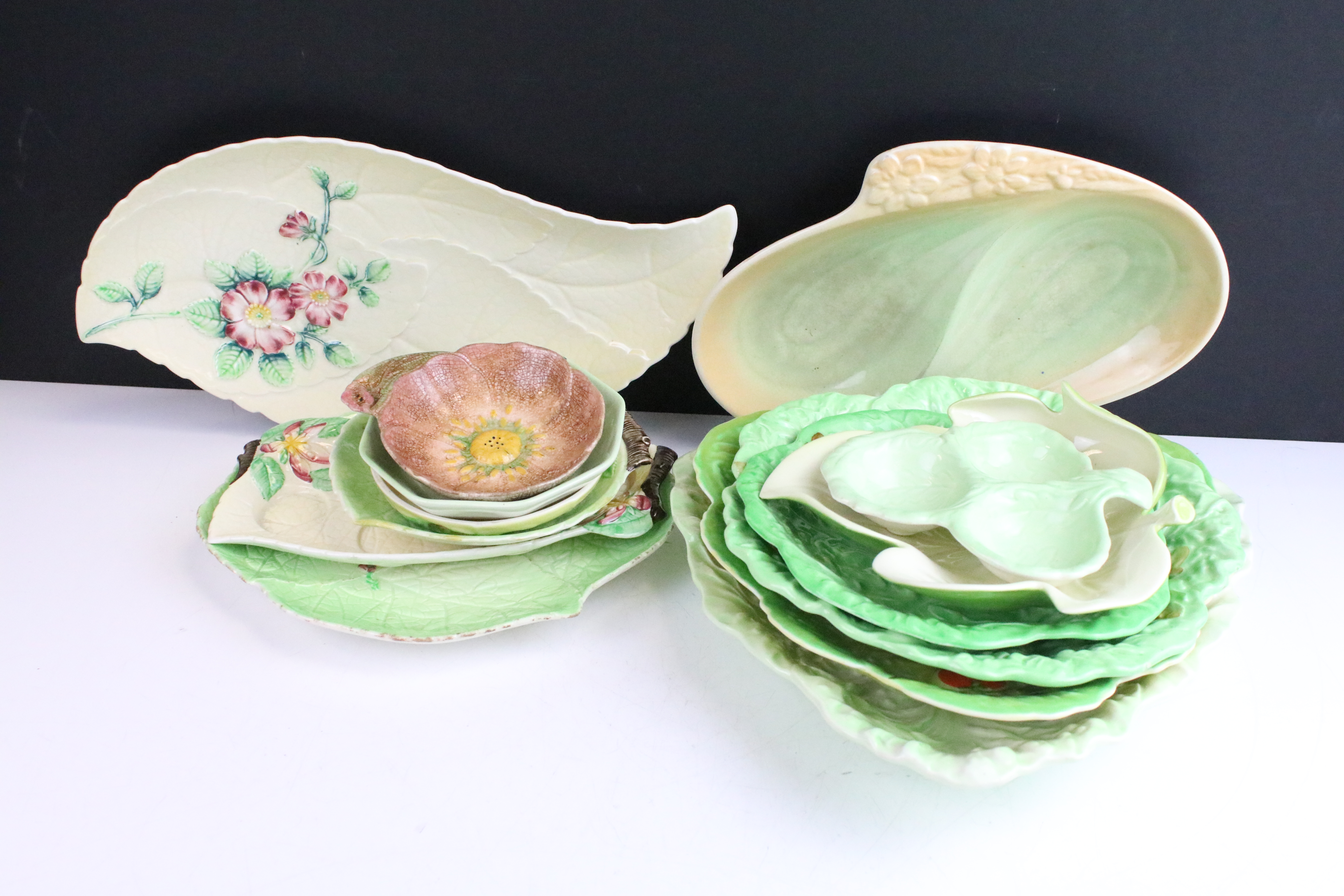 Collection of mid 20th century Carlton Ware ceramics to include Australian Design leaf dishes, - Image 19 of 26