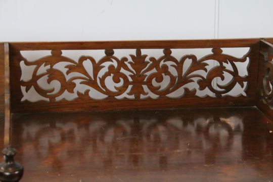 Early 20th century rosewood carved three tier shelf, with raised fretwork galleried back above - Image 5 of 5