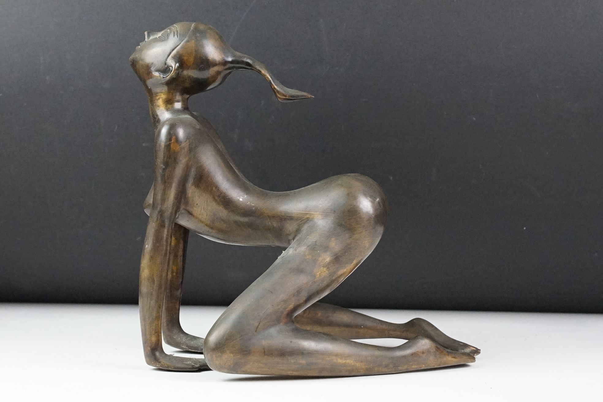 Erotic bronze sculpture depicting a nude female, approx 25cm tall - Image 2 of 7