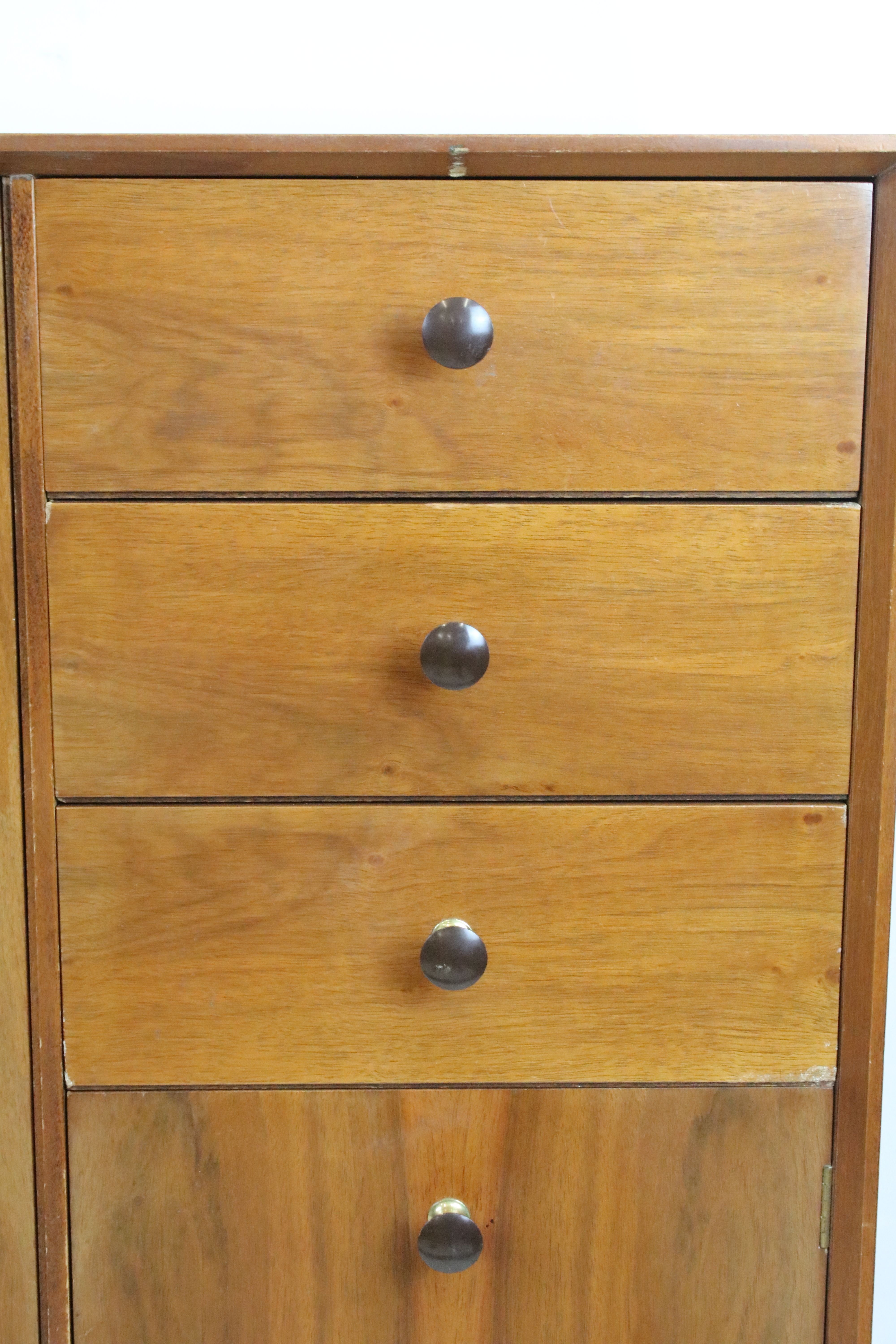 G Plan gentleman's wardrobe with hanging cupboard to one side and an arrangement of three drawers - Bild 9 aus 14
