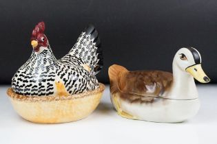Emma Bridgewater egg holder in the form of a chicken sitting on a nest, 24cm long together with a