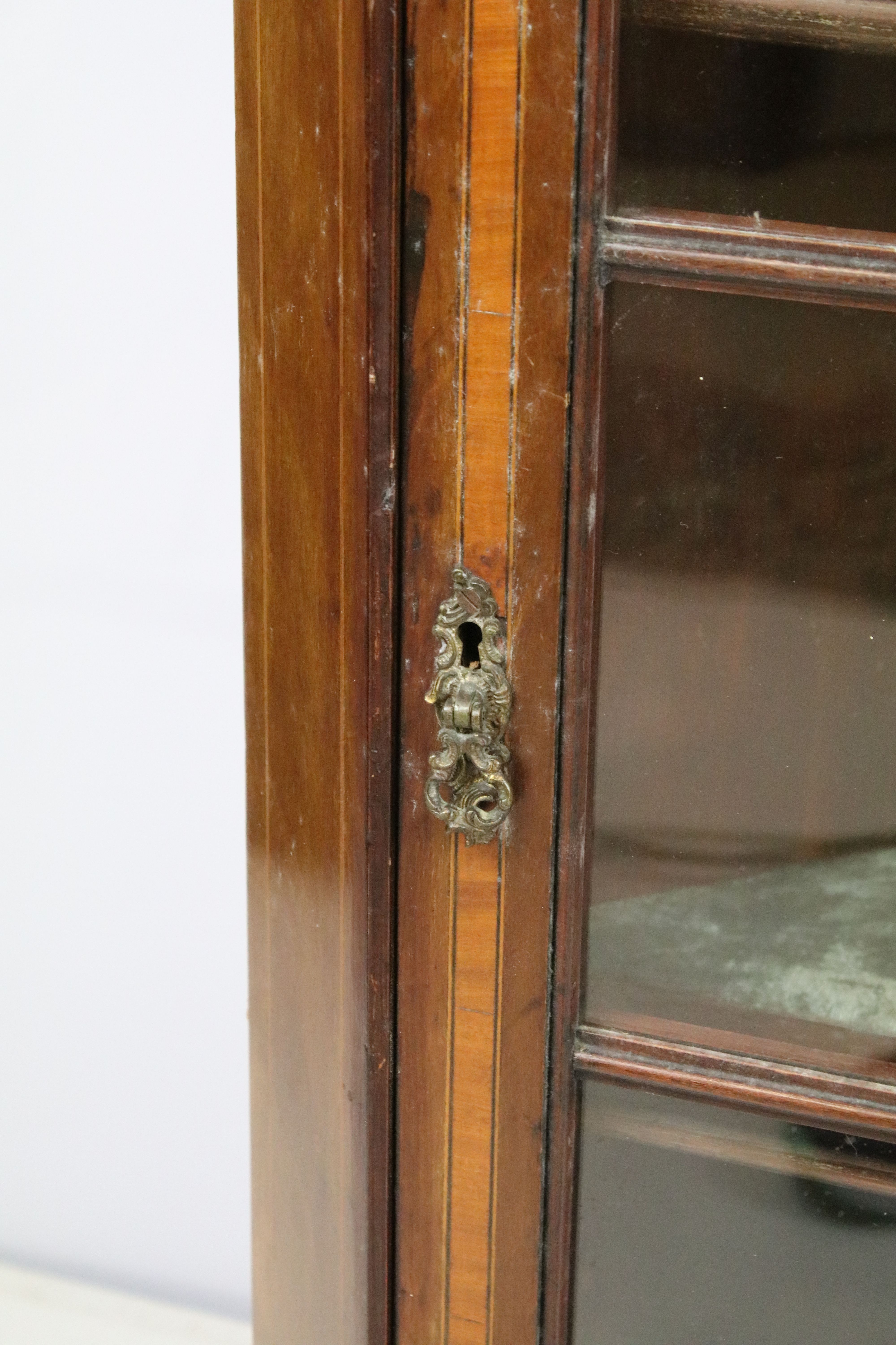 Edwardian mahogany inlaid corner display cabinet, with astragal glazed door and three fitted - Image 3 of 5