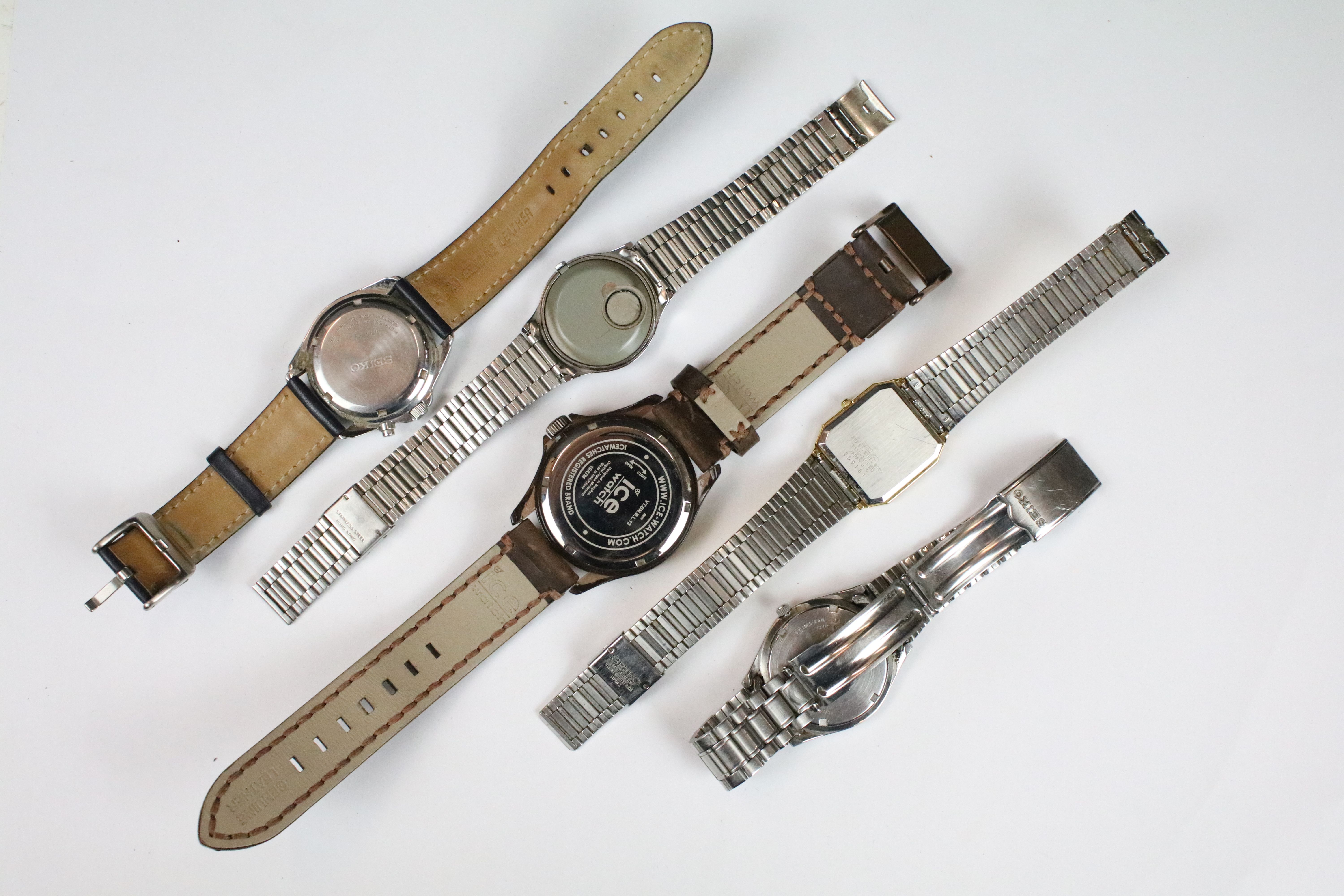 A collection of five gents wristwatches to include Seiko, Ice and Lorus examples. - Image 7 of 7