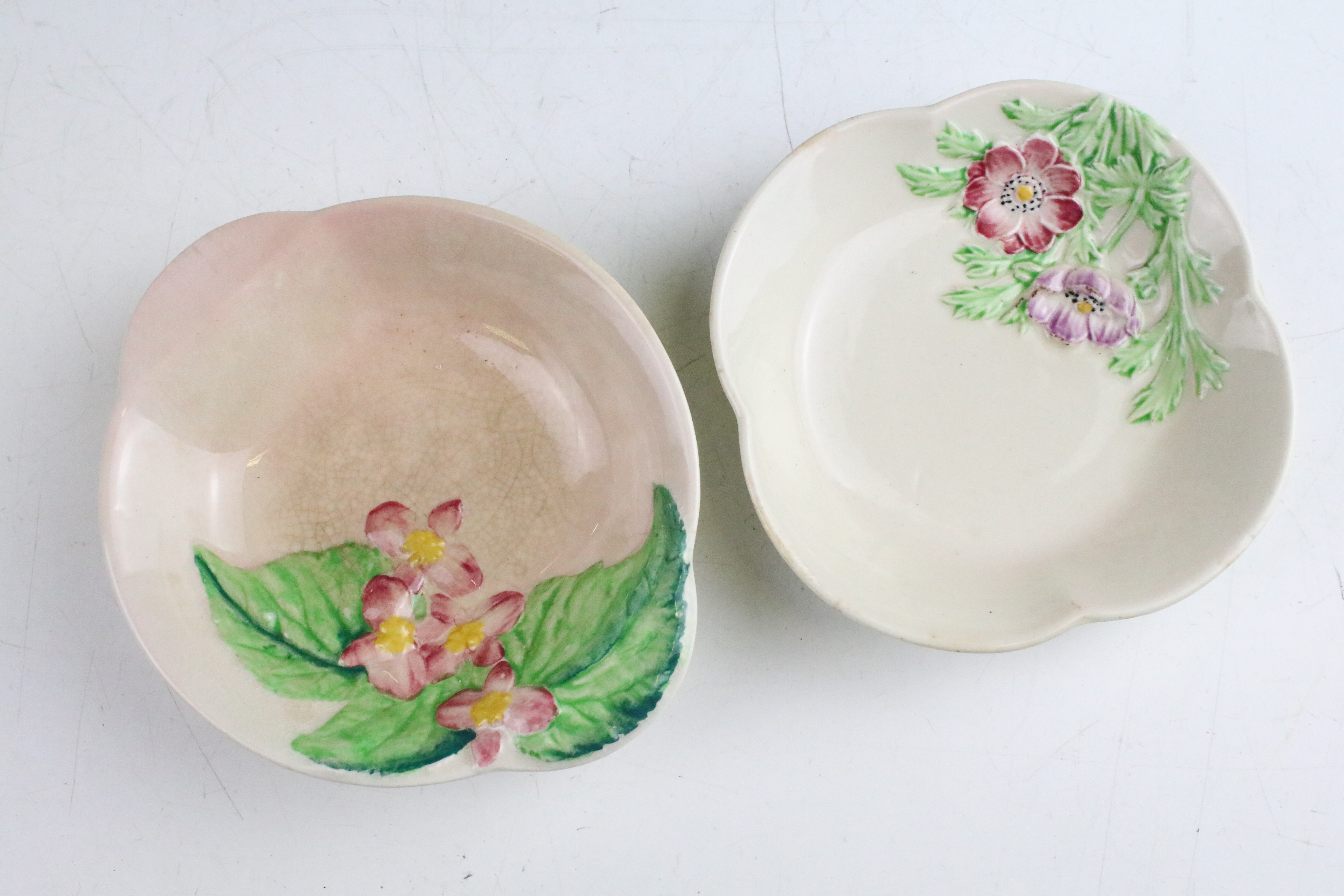 Collection of mid 20th century Carlton Ware ceramics to include Australian Design leaf dishes, - Image 17 of 26
