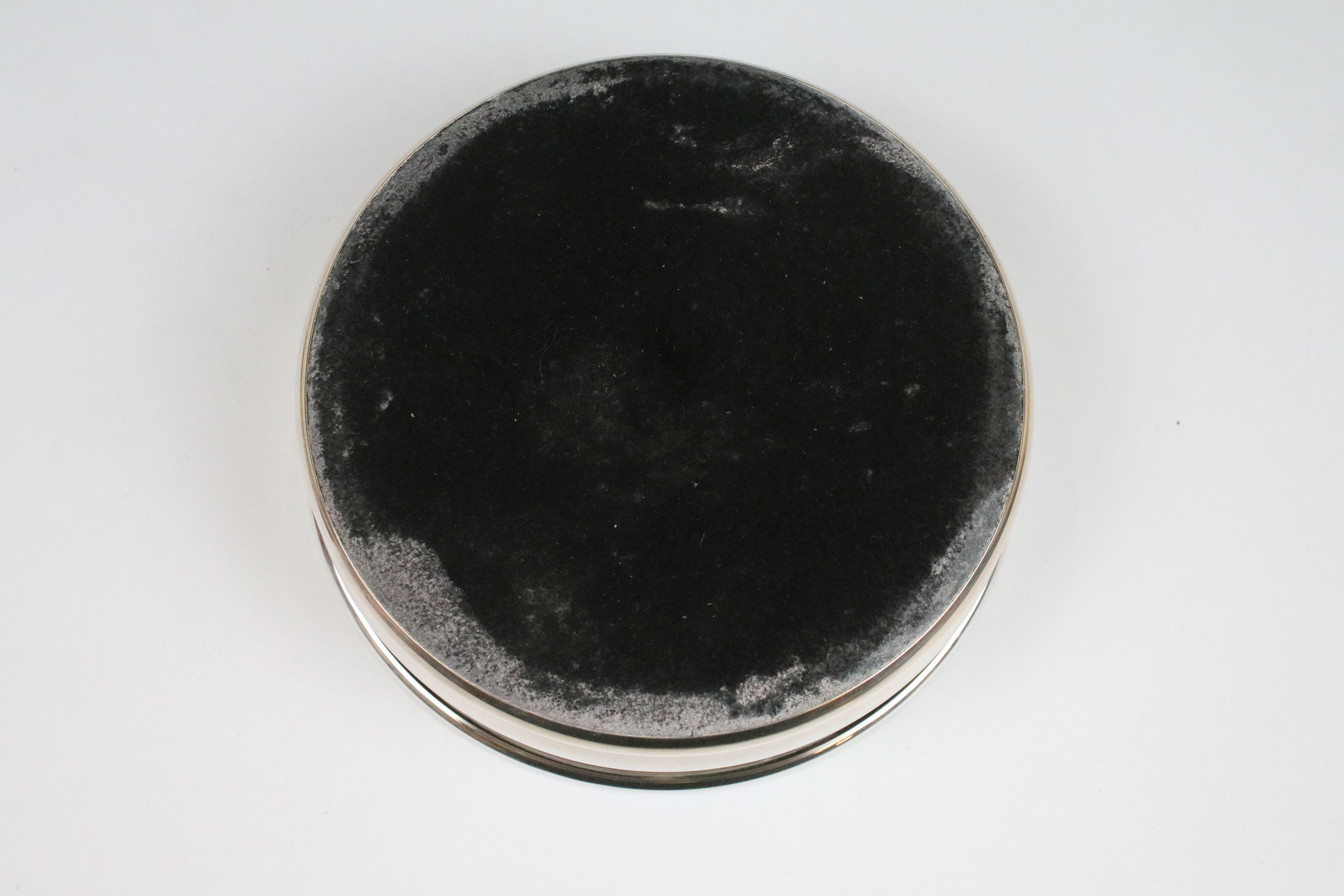 A fully hallmarked sterling silver bottle coaster, assay marked for Birmingham. - Image 6 of 6