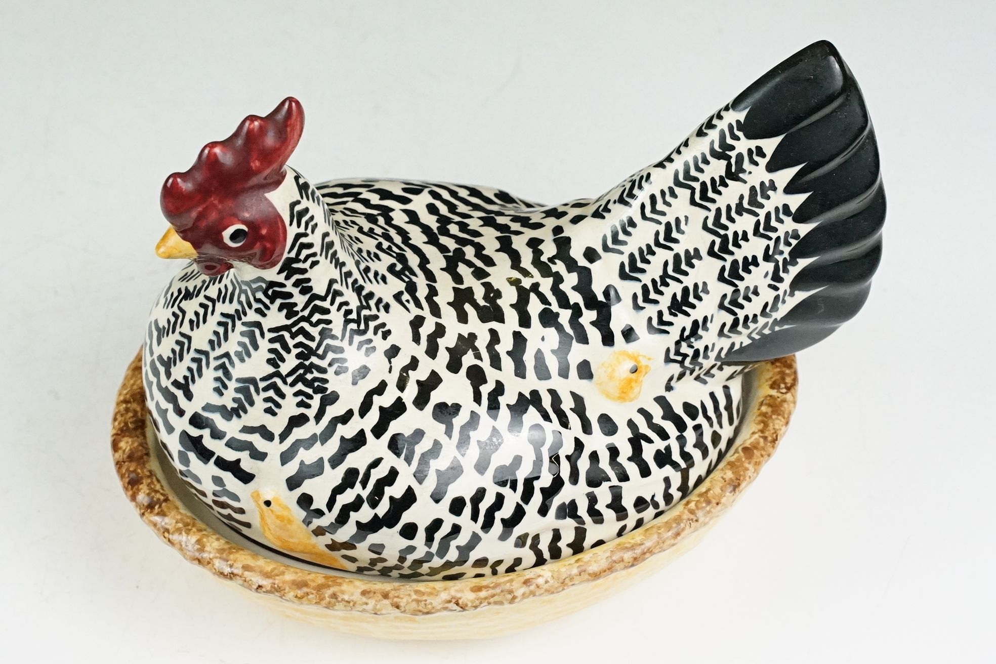 Emma Bridgewater egg holder in the form of a chicken sitting on a nest, 24cm long together with a - Image 9 of 12