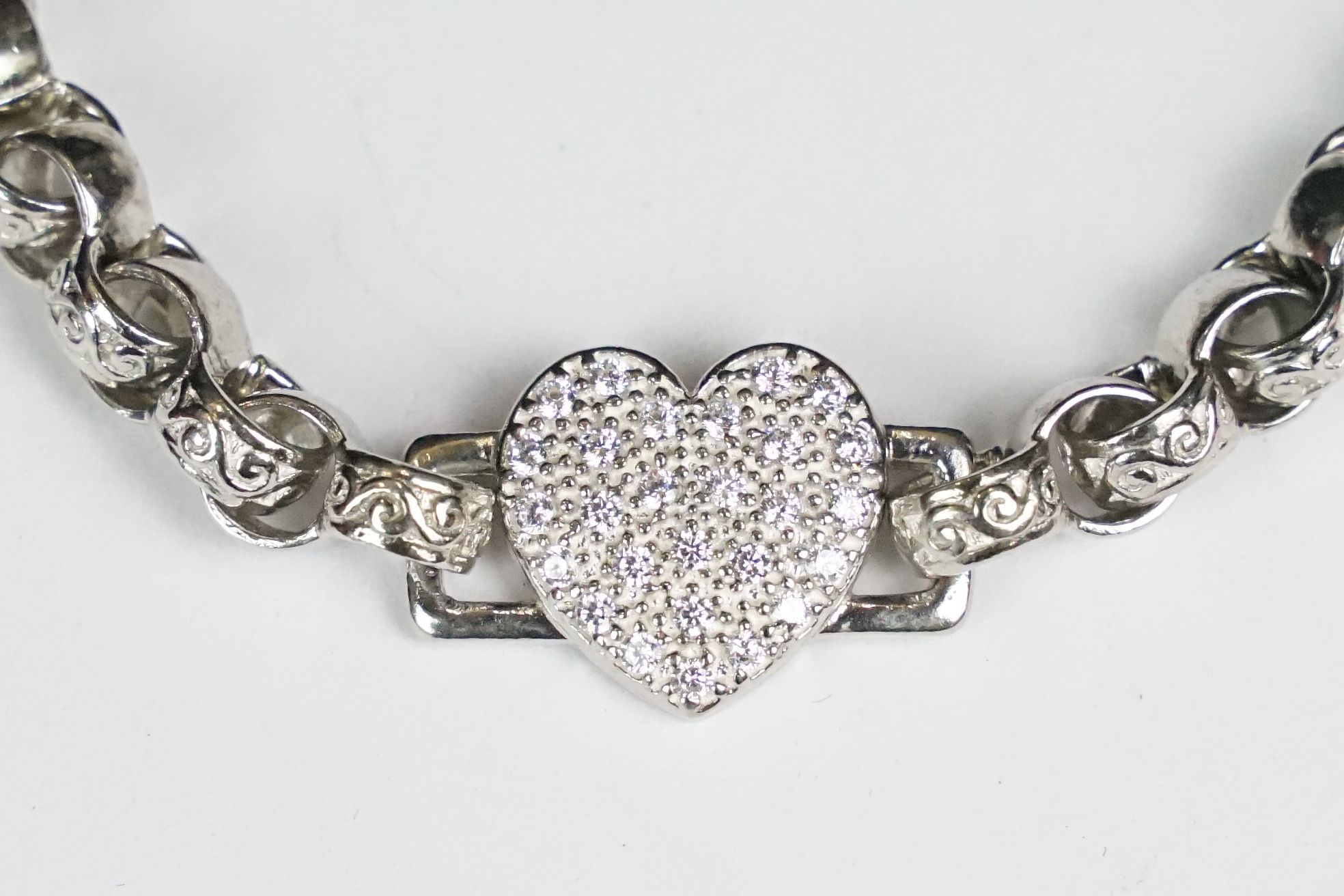 Silver bracelet with CZ heart shaped clasp - Image 2 of 3