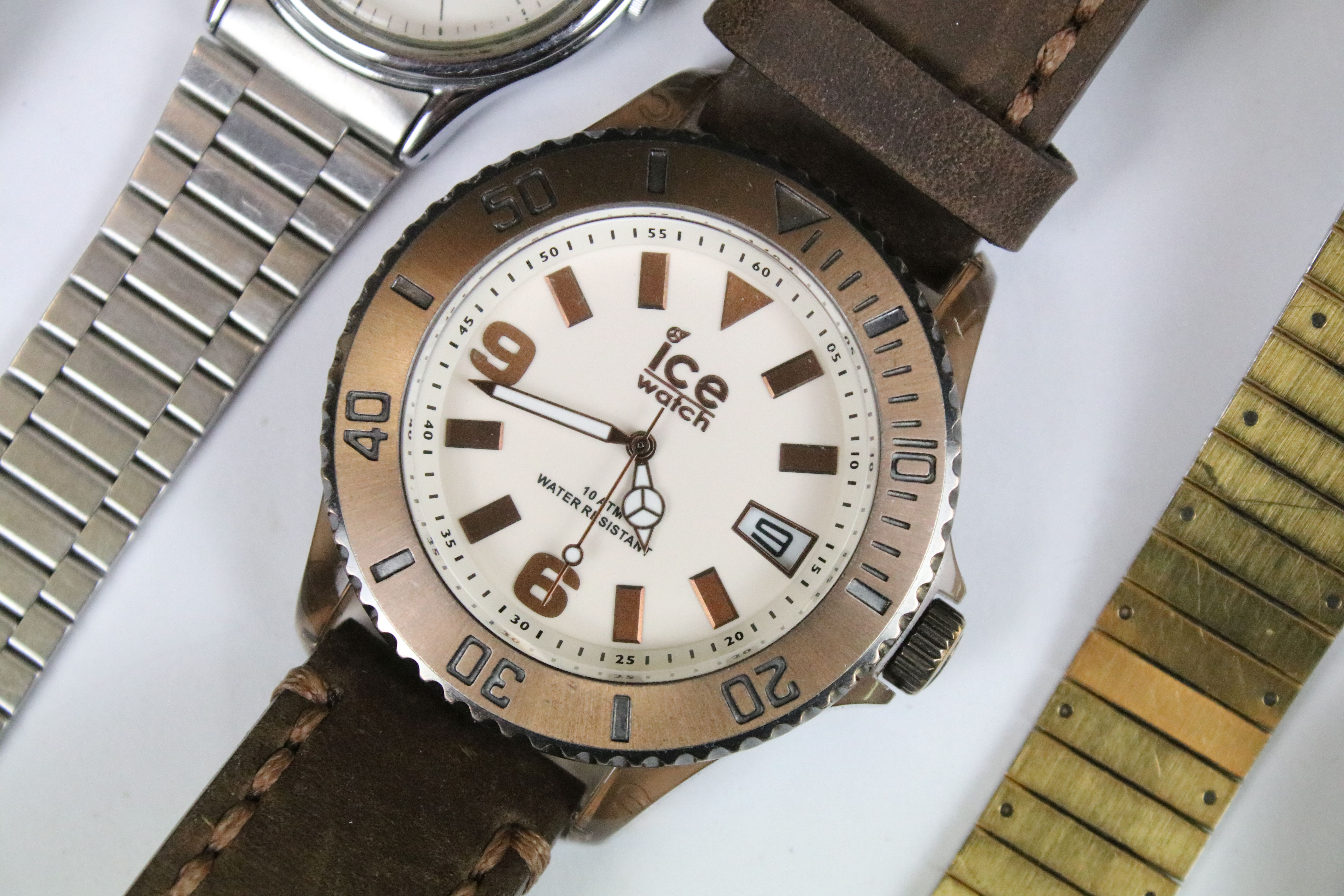 A collection of five gents wristwatches to include Seiko, Ice and Lorus examples. - Image 4 of 7