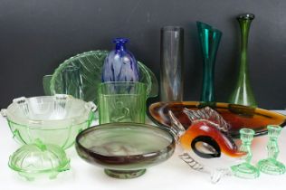Collection of 20th century glassware to include an early-to-mid 20th C uranium glass dressing