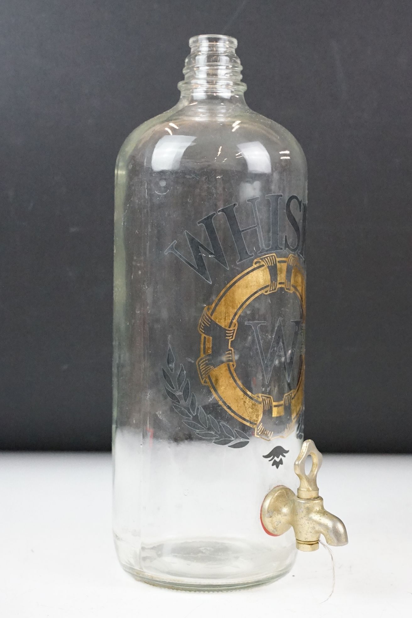 Glass & wooden whisky drinks dispenser, raised on a turned wooden foot, approx 38cm tall - Image 3 of 7