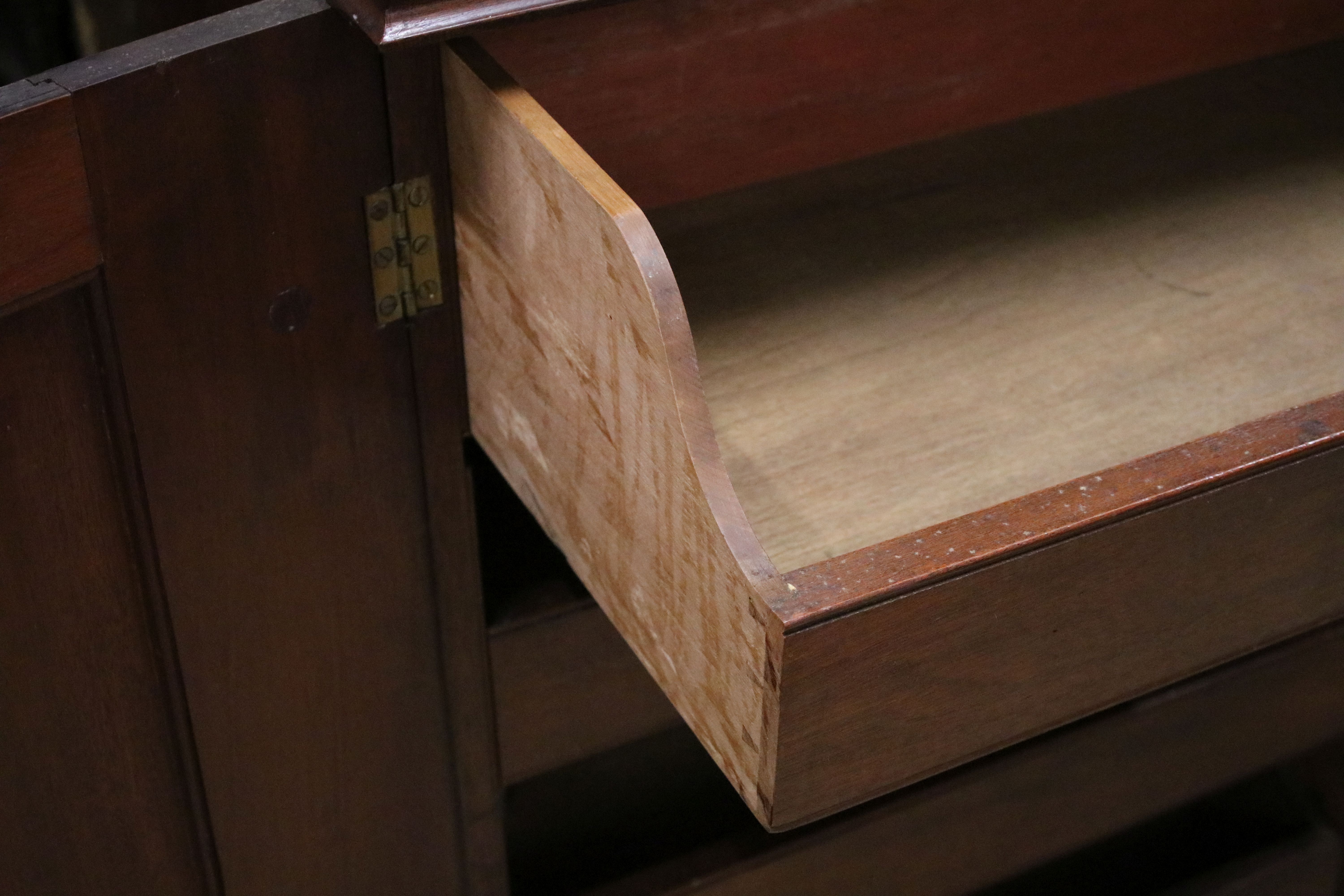 Early 20th century mahogany breakfront bookcase, the upper section with dentil moulding above - Image 8 of 12